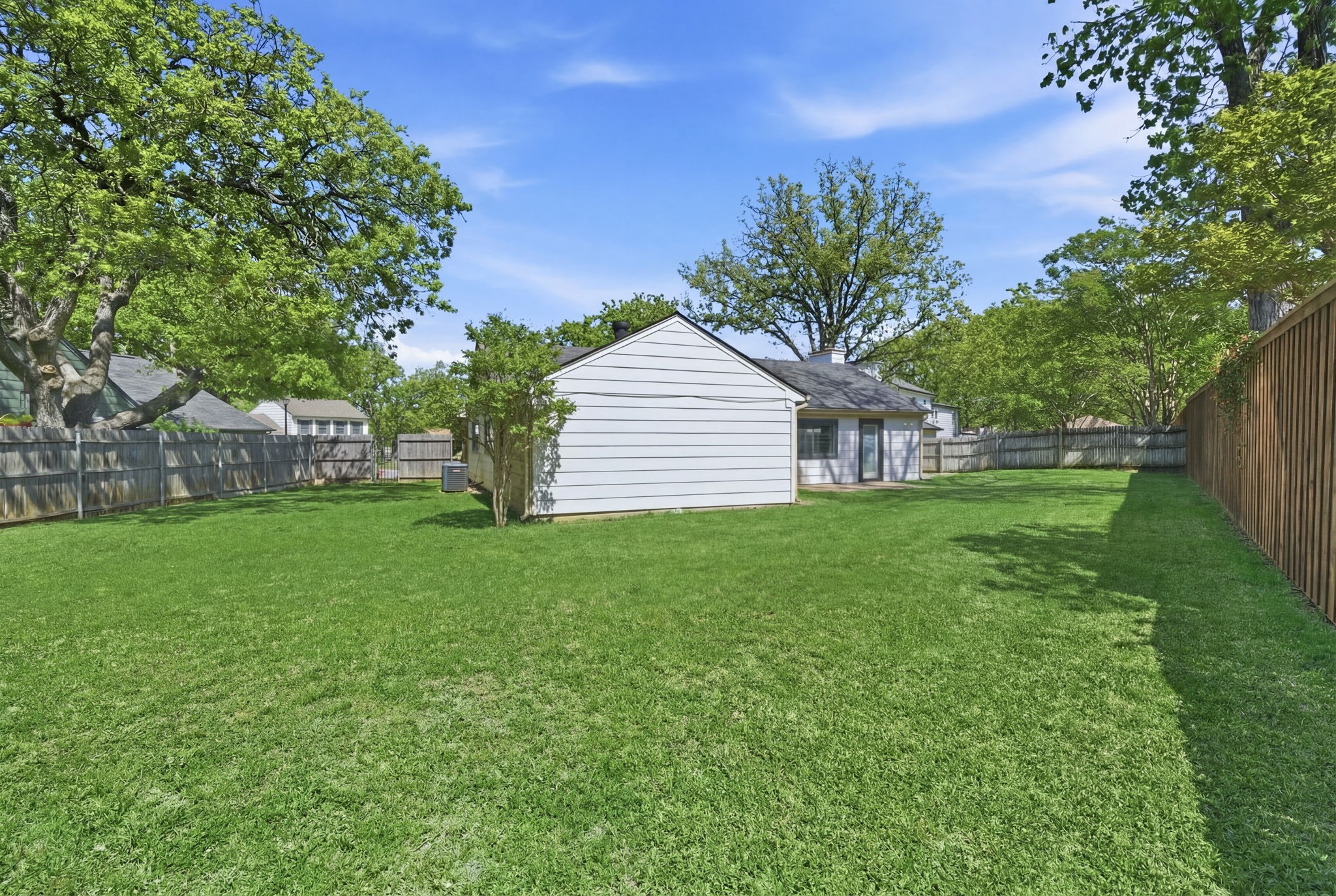 404 Knoll Wood Court Euless TX 76039