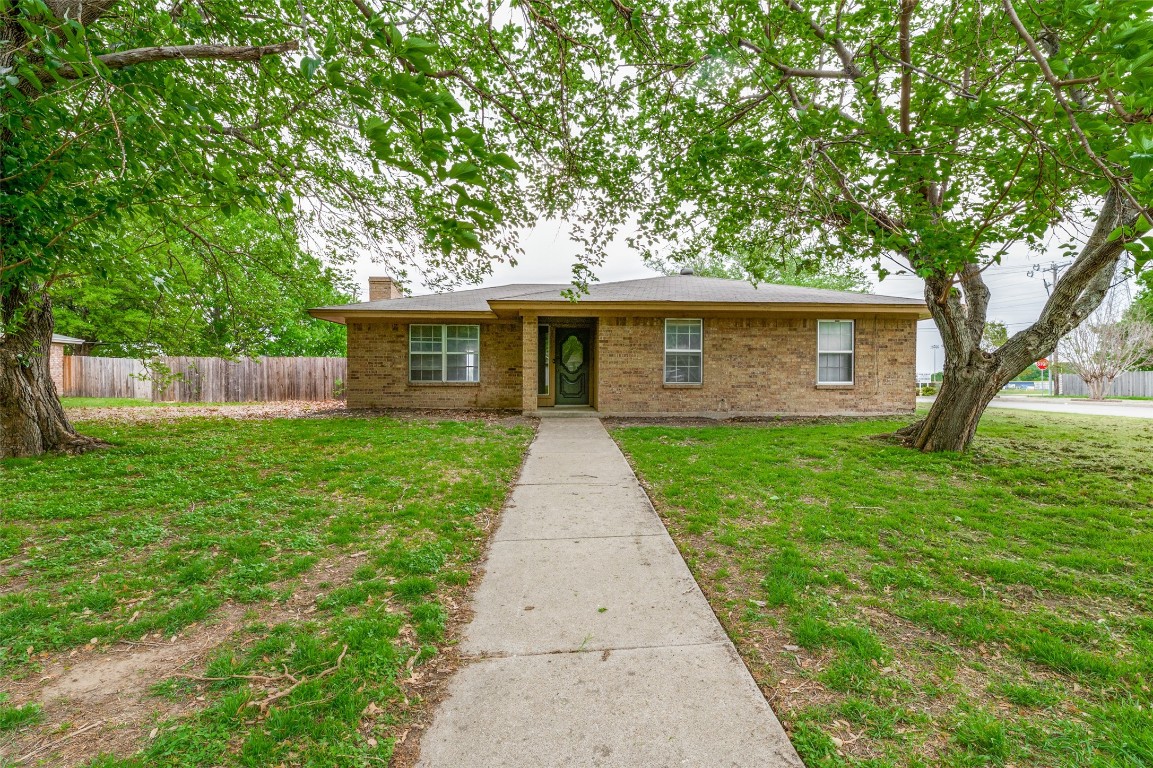 7137 Meadow Park N North Richland Hills TX 76180