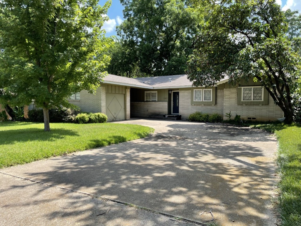 1409 Westcrest Drive Arlington TX 76013