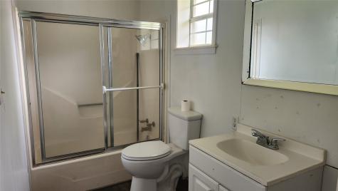 205 N Hubbard Omaha TX 75571