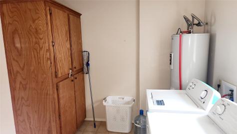 205 N Hubbard Omaha TX 75571