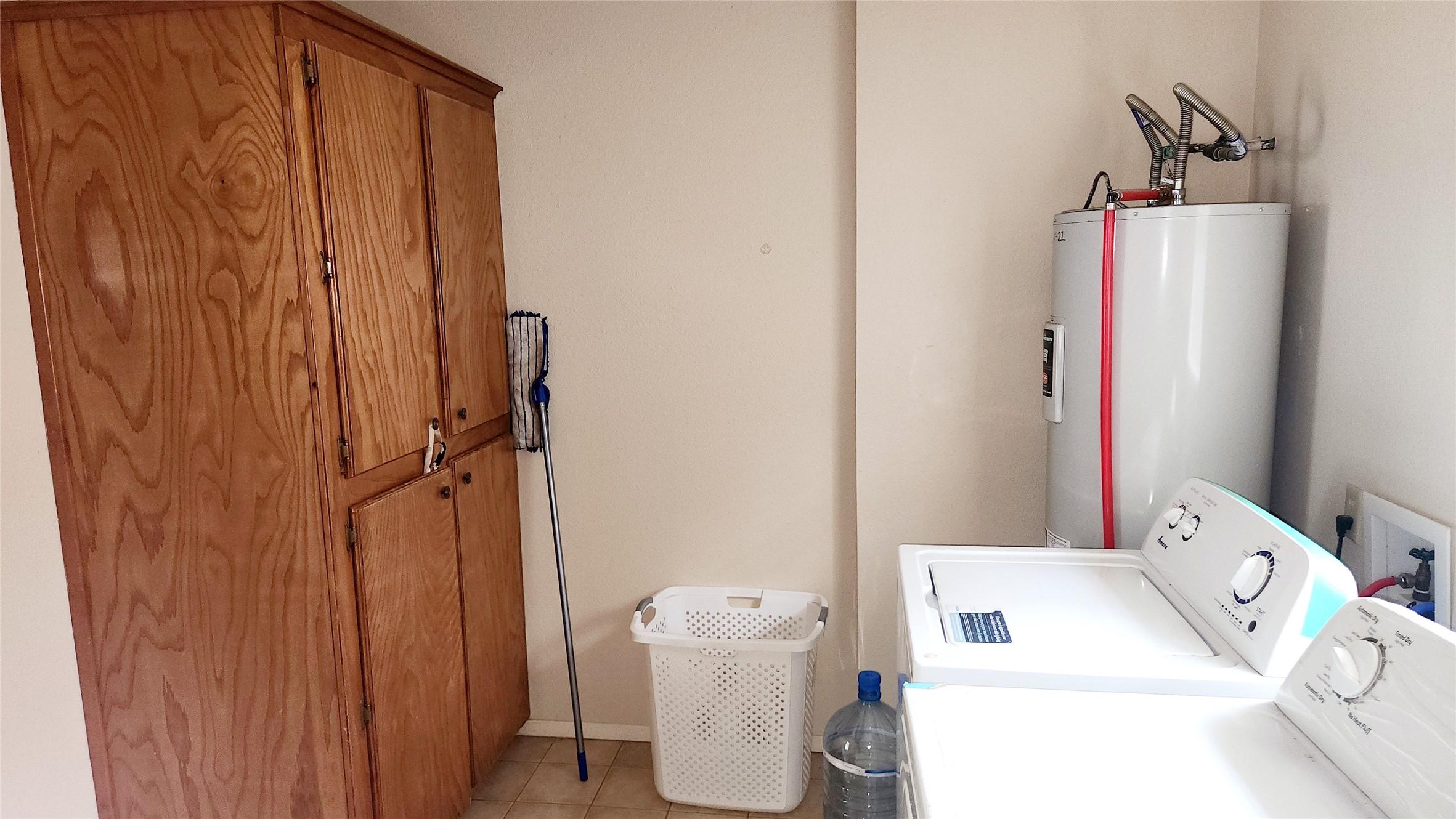 205 N Hubbard Omaha TX 75571