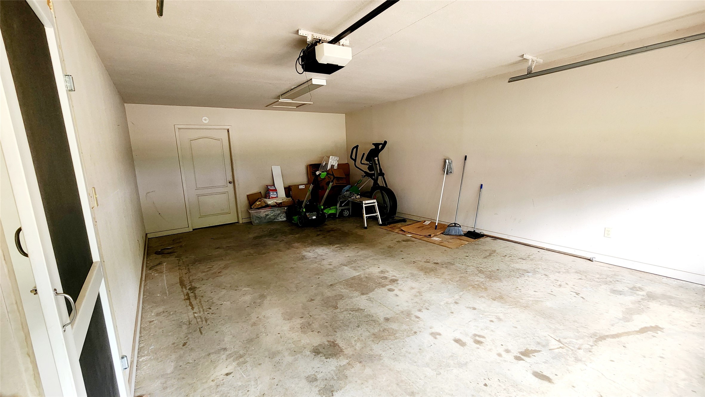 205 N Hubbard Omaha TX 75571