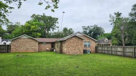 205 N Hubbard Omaha TX 75571