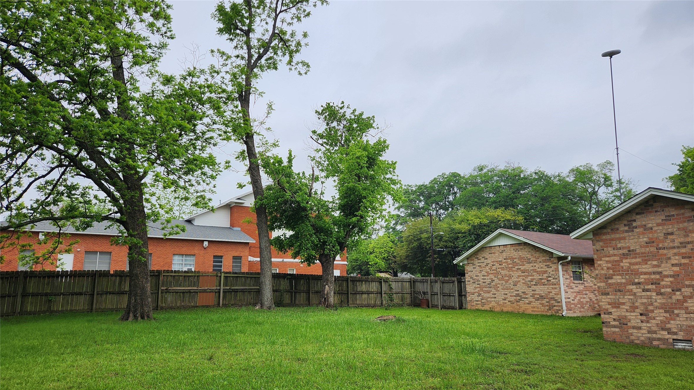 205 N Hubbard Omaha TX 75571