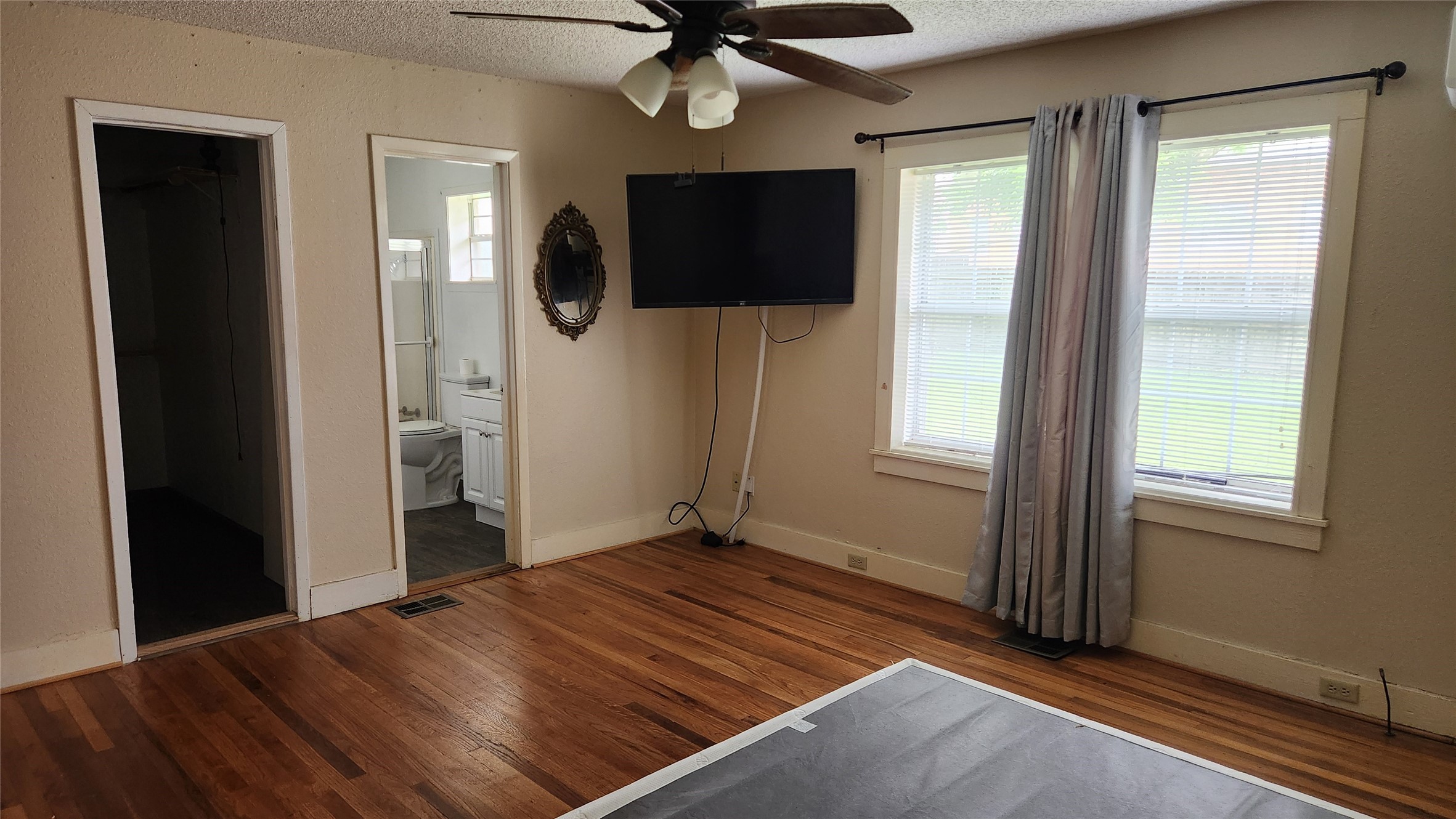 205 N Hubbard Omaha TX 75571