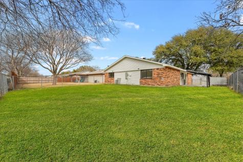 617 Parkvale Lane Grand Prairie TX 75052