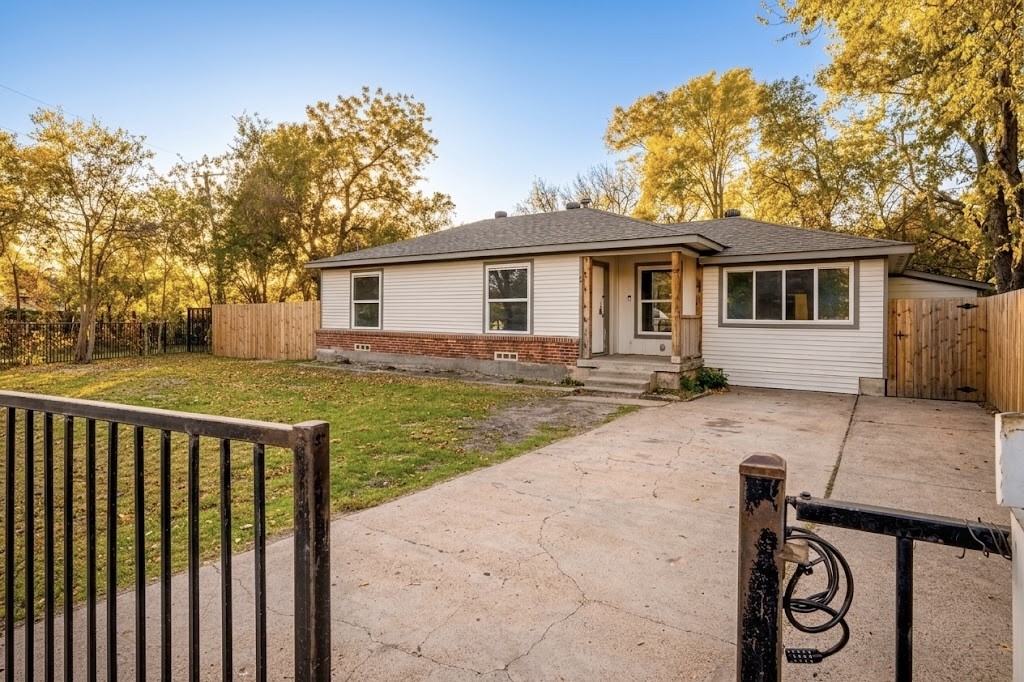 1315 Whitley Drive Dallas TX 75217