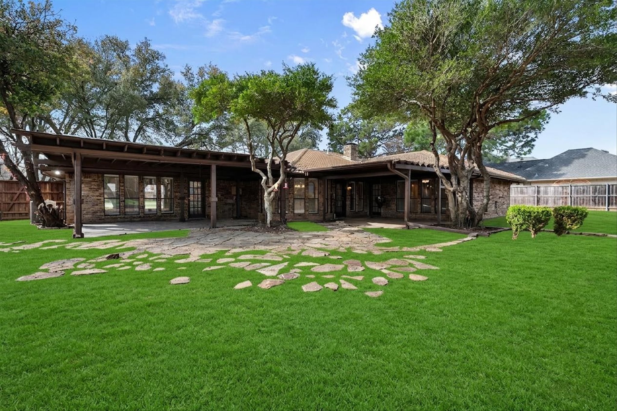 2306 Sunnyvale Road Grand Prairie TX 75050