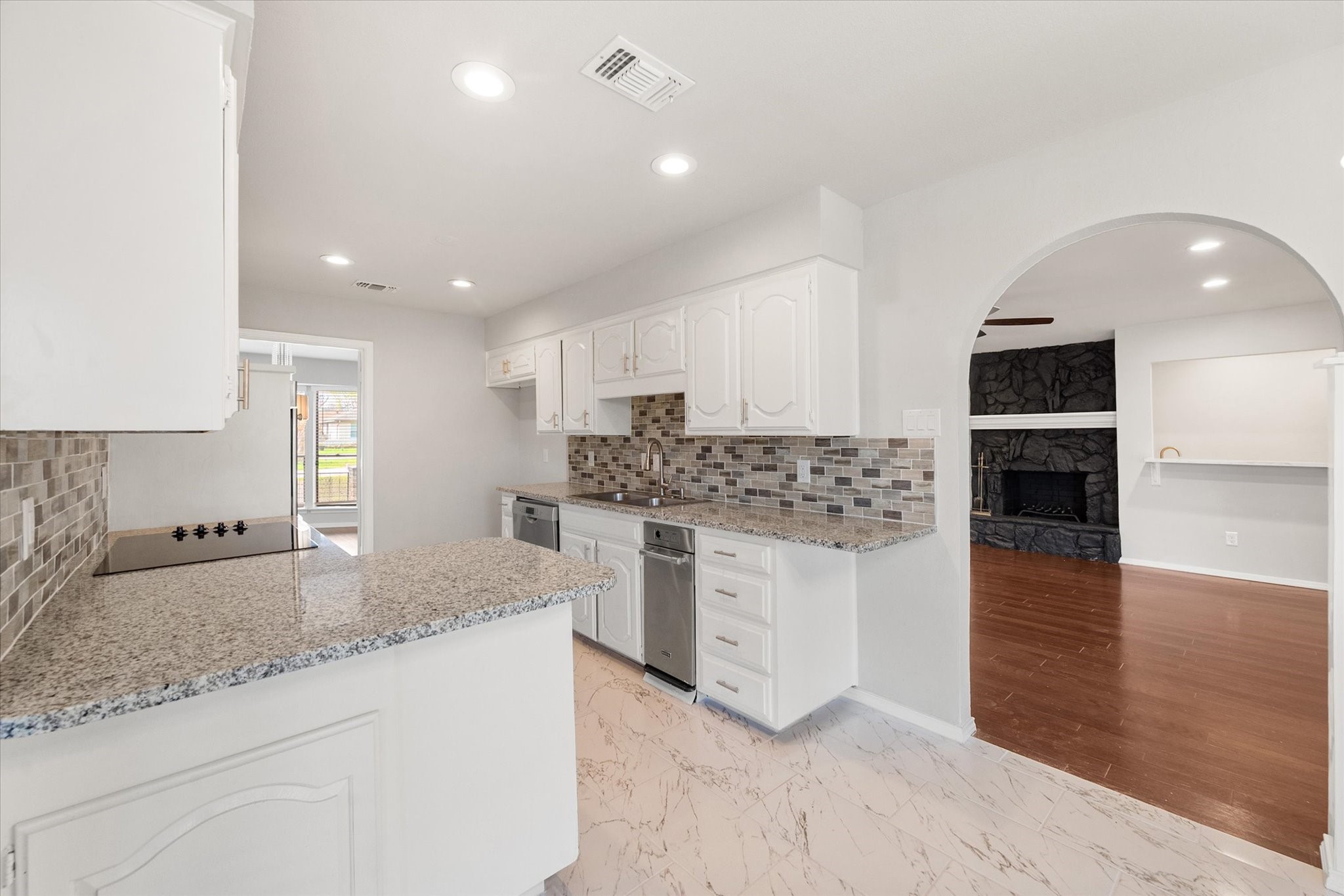 2306 Sunnyvale Road Grand Prairie TX 75050
