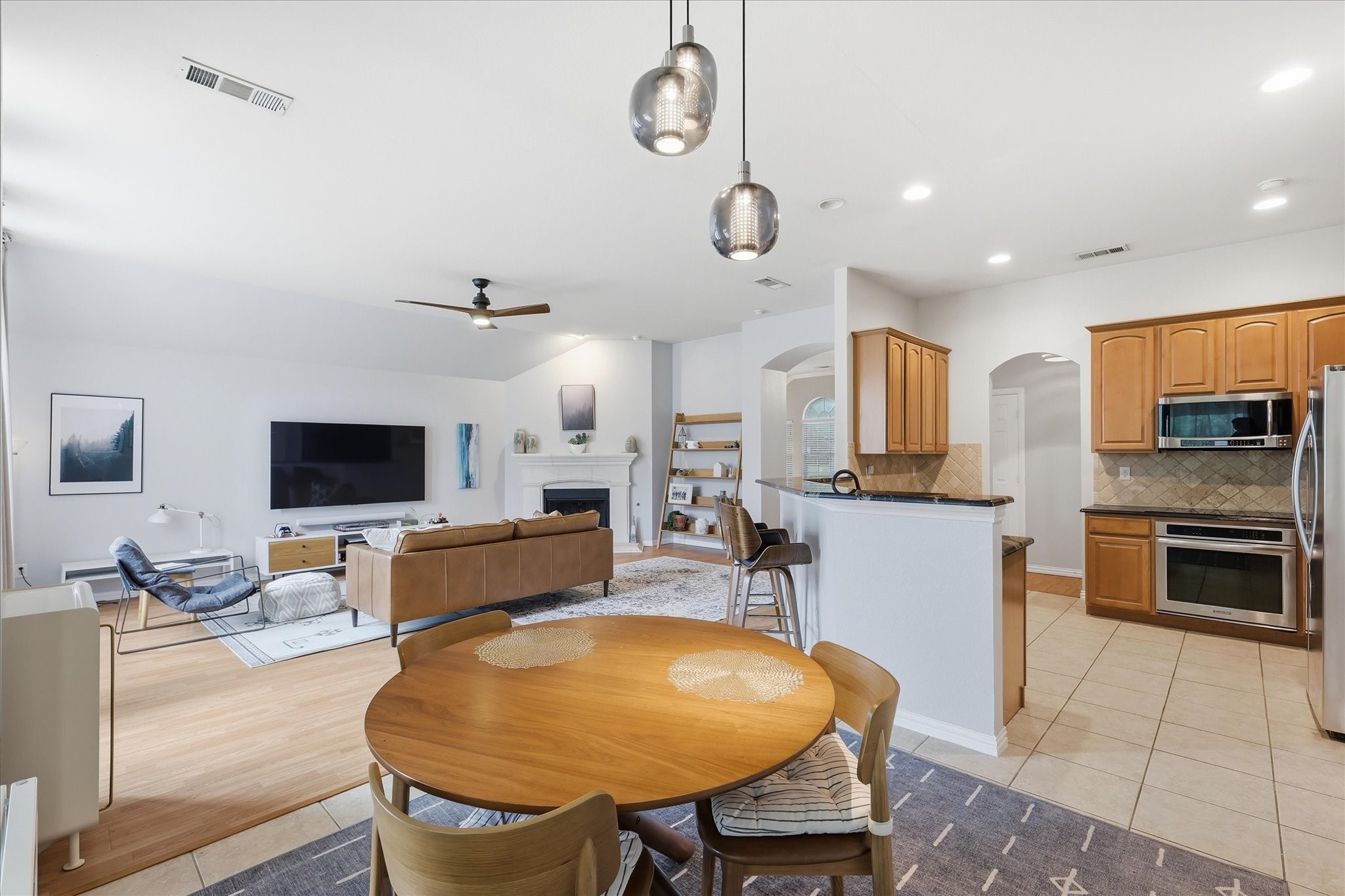 520 E Sandra Lane Grand Prairie TX 75052