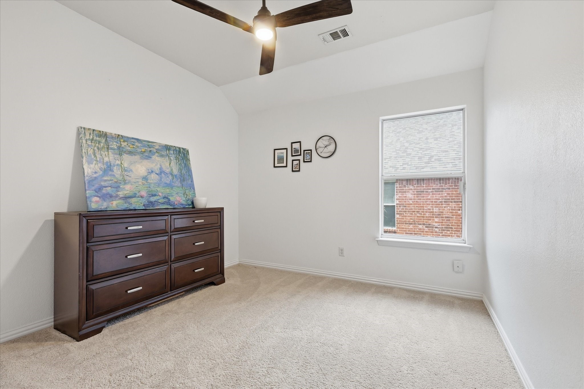 520 E Sandra Lane Grand Prairie TX 75052