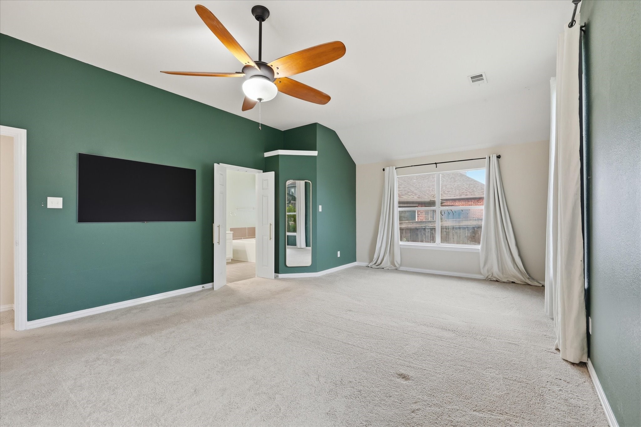 520 E Sandra Lane Grand Prairie TX 75052