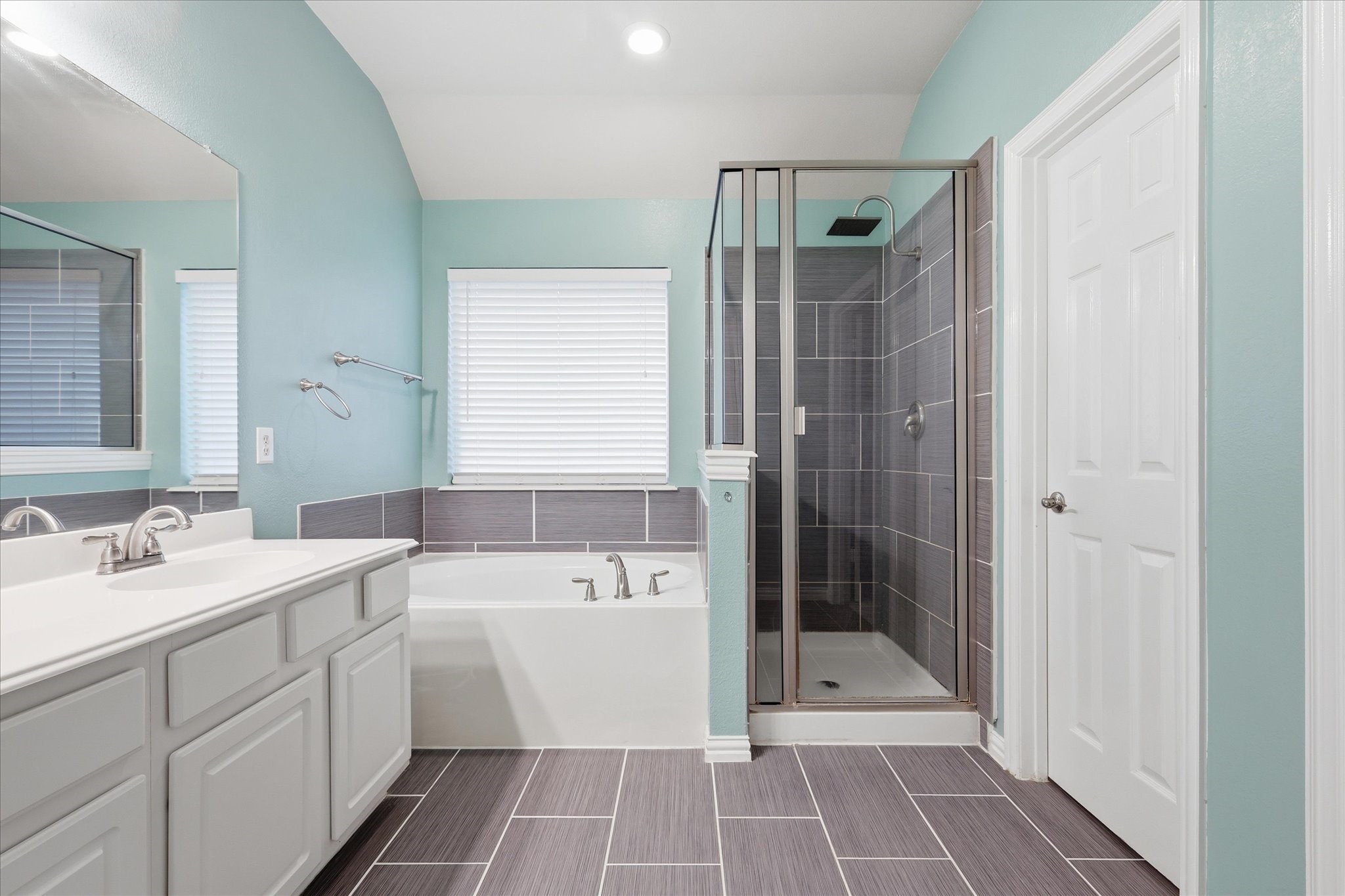 520 E Sandra Lane Grand Prairie TX 75052