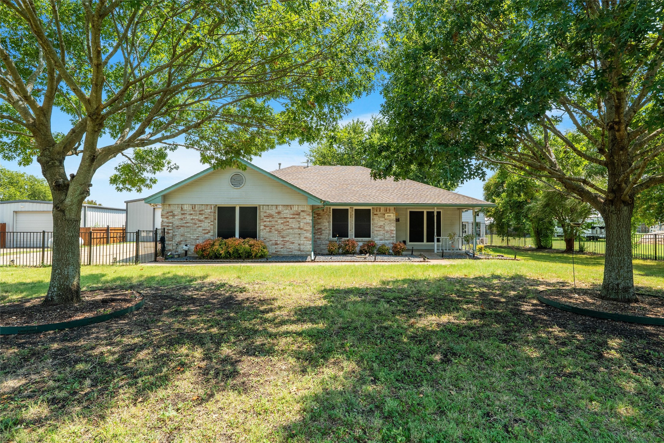 300 Anita Lane Waxahachie TX 75165