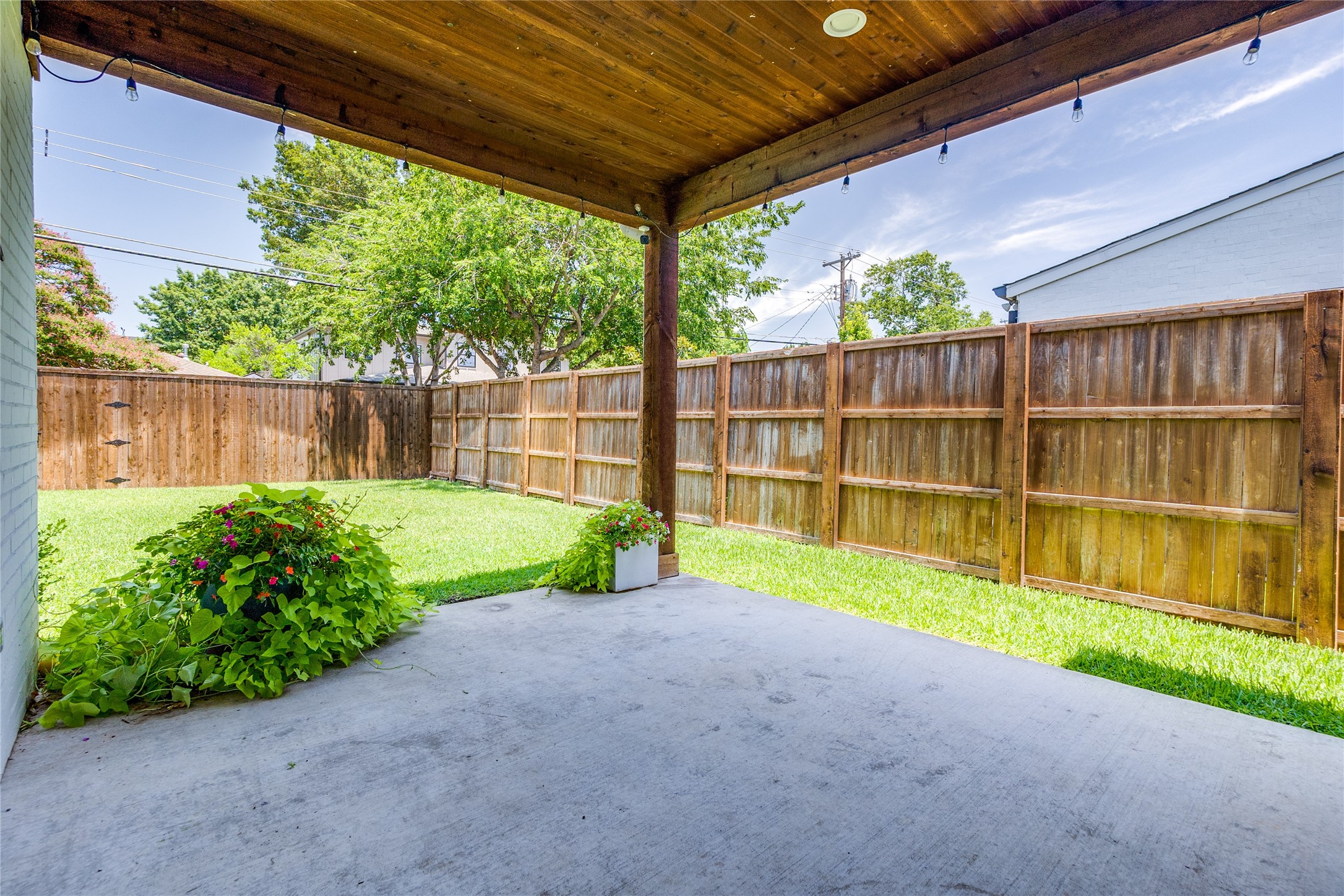 3915 Durango Drive Dallas TX 75220