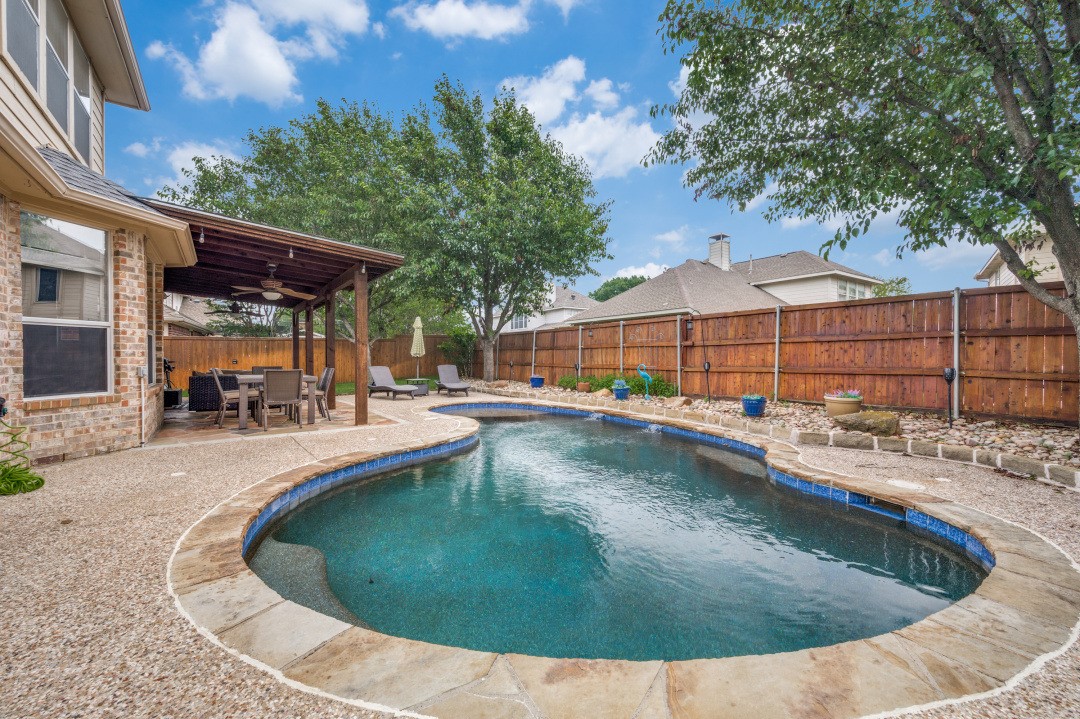 2405 Summerside Lane Mckinney TX 75072
