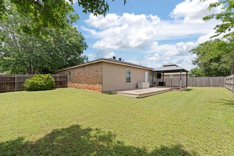 1611 Berry Drive Cleburne TX 76033
