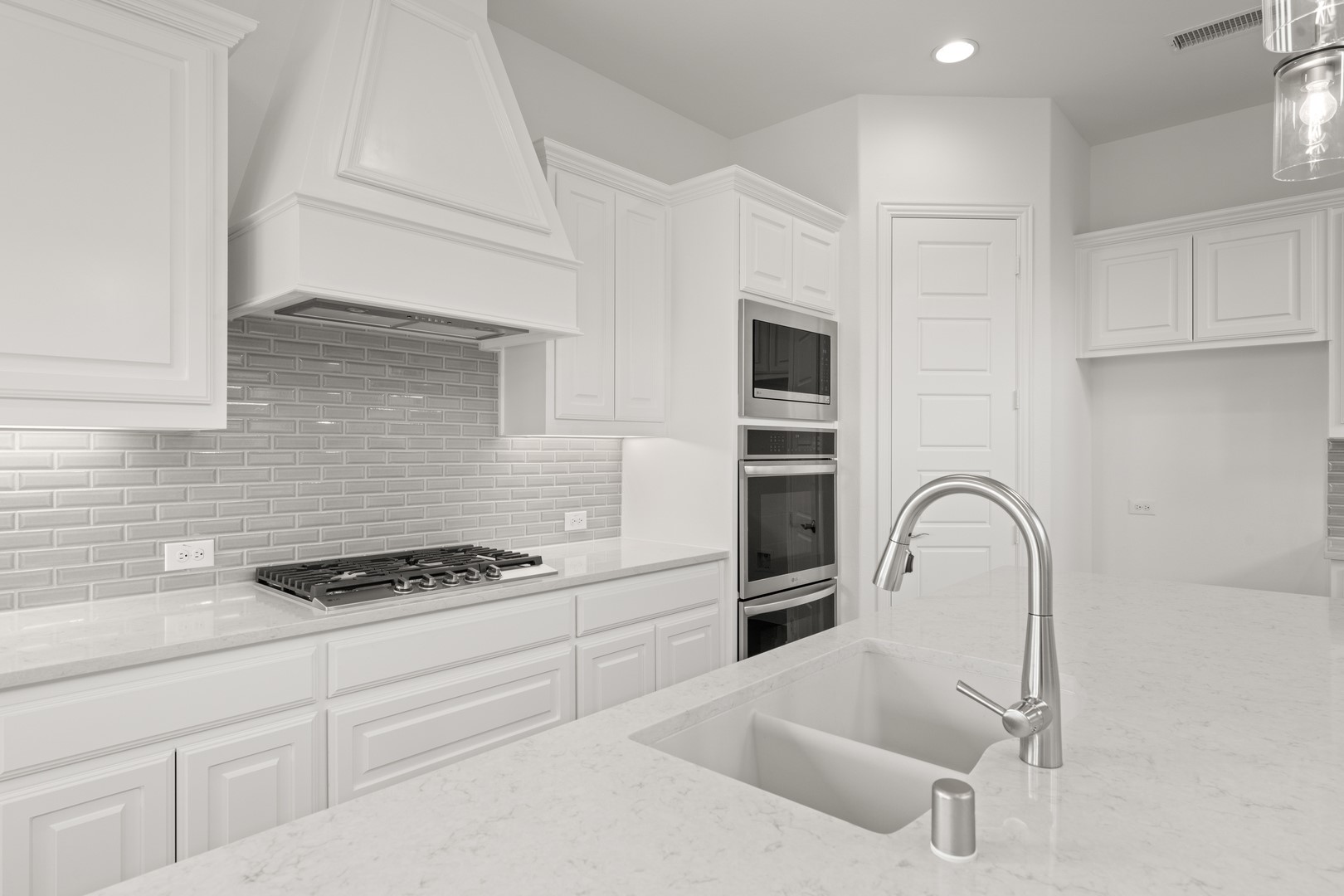 1536 Euclid Alley Corinth TX 76208