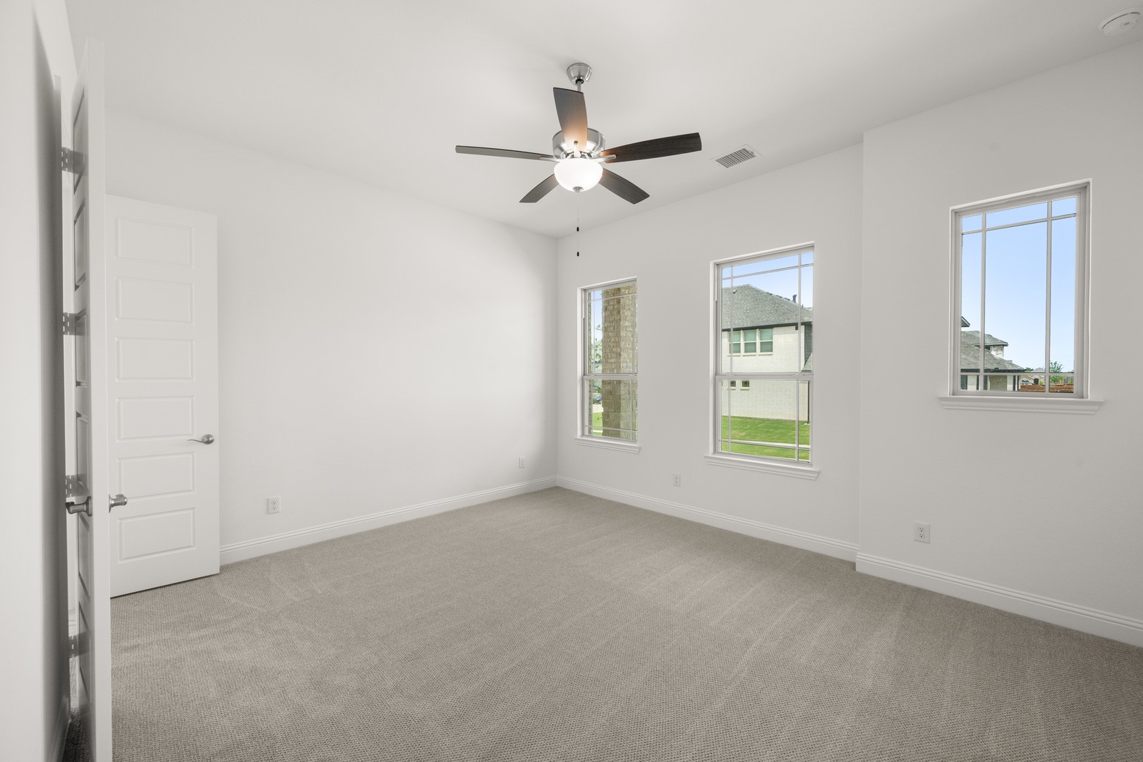 1536 Euclid Alley Corinth TX 76208