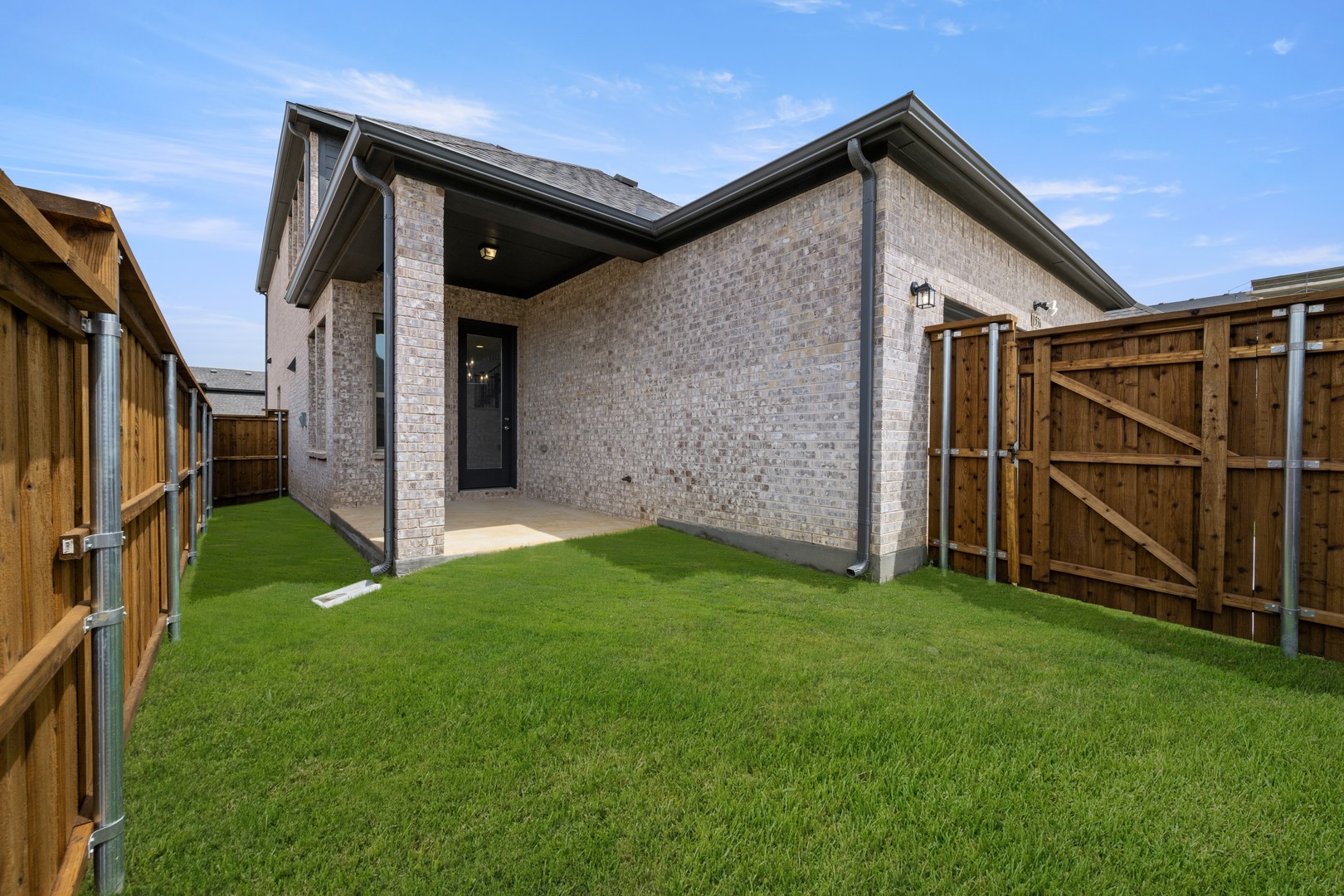 1536 Euclid Alley Corinth TX 76208