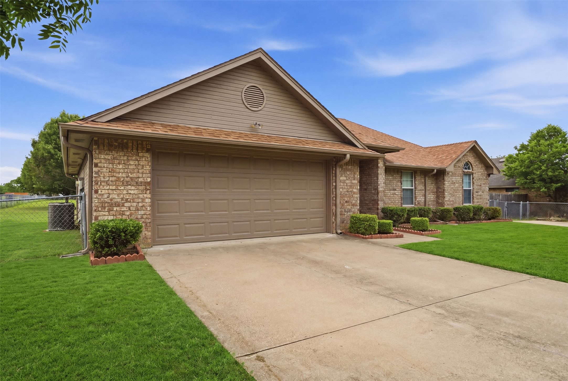 1022 Batchler Road Red Oak TX 75154
