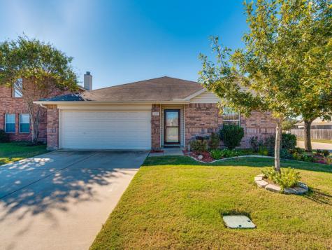 1149 Maplewood Lane Crowley TX 76036