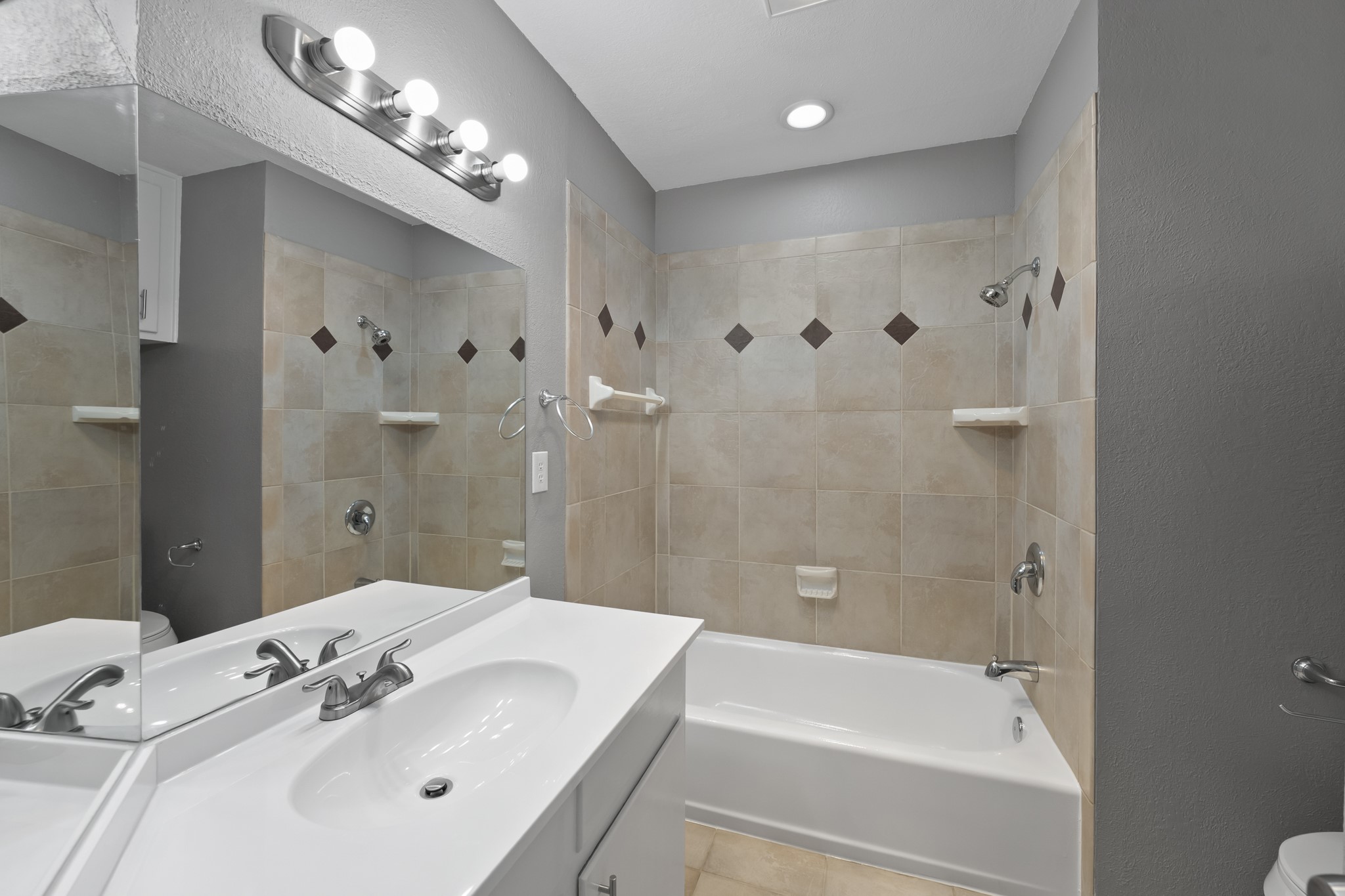 317 E Glendale Street Crowley TX 76036