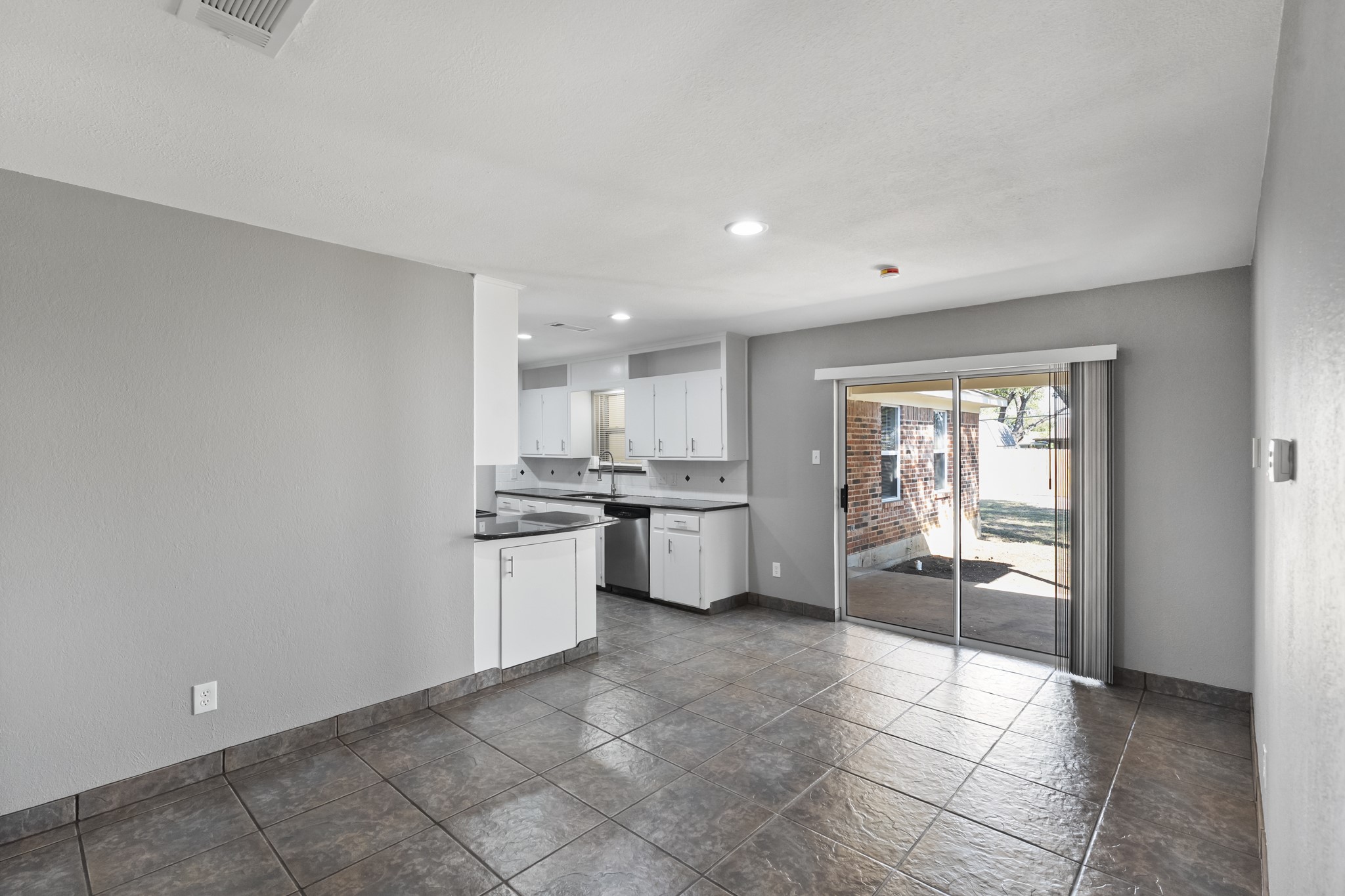 317 E Glendale Street Crowley TX 76036