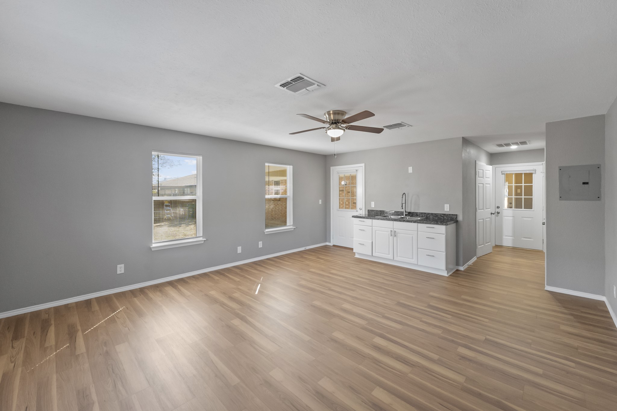 317 E Glendale Street Crowley TX 76036