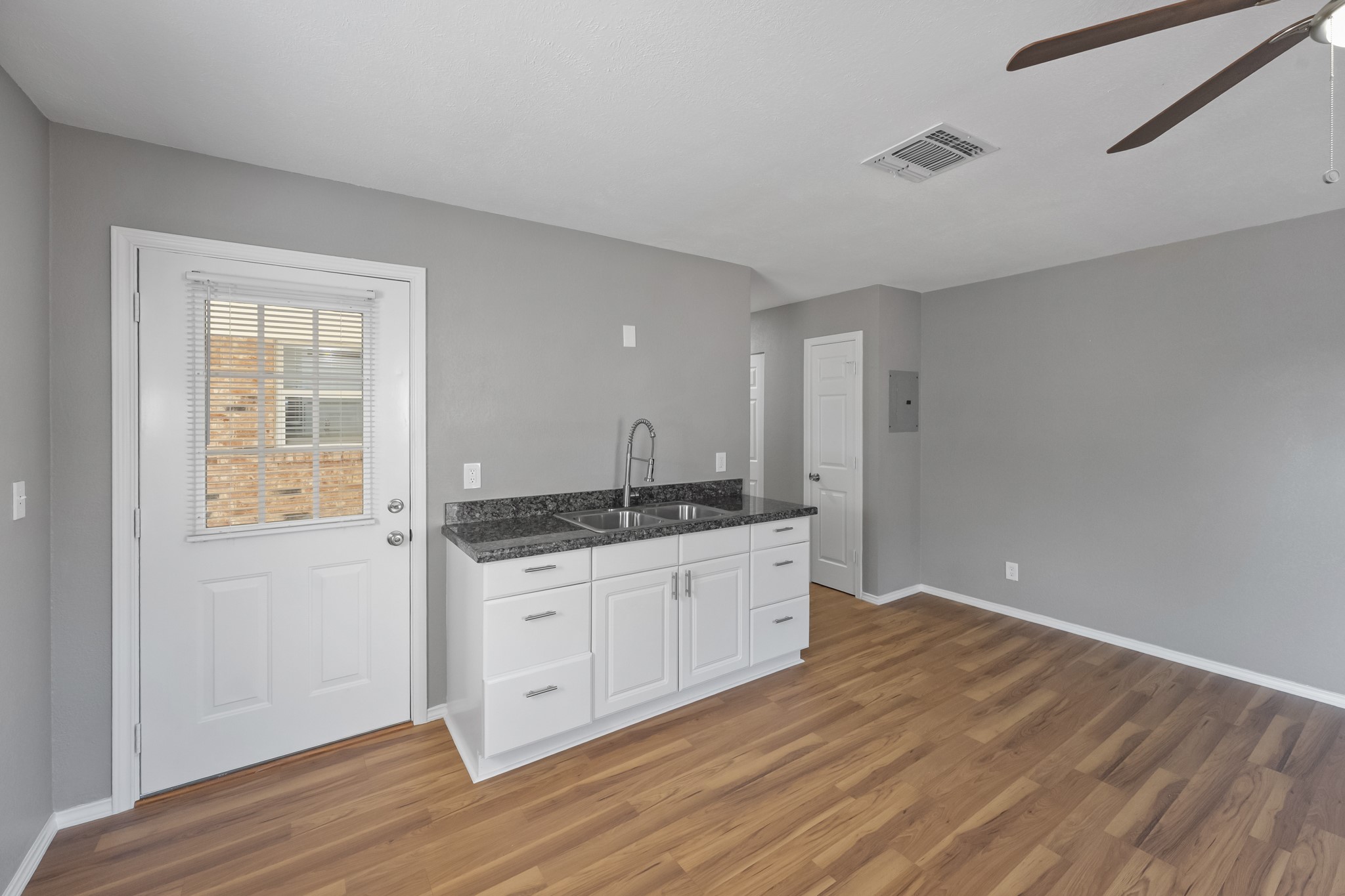 317 E Glendale Street Crowley TX 76036