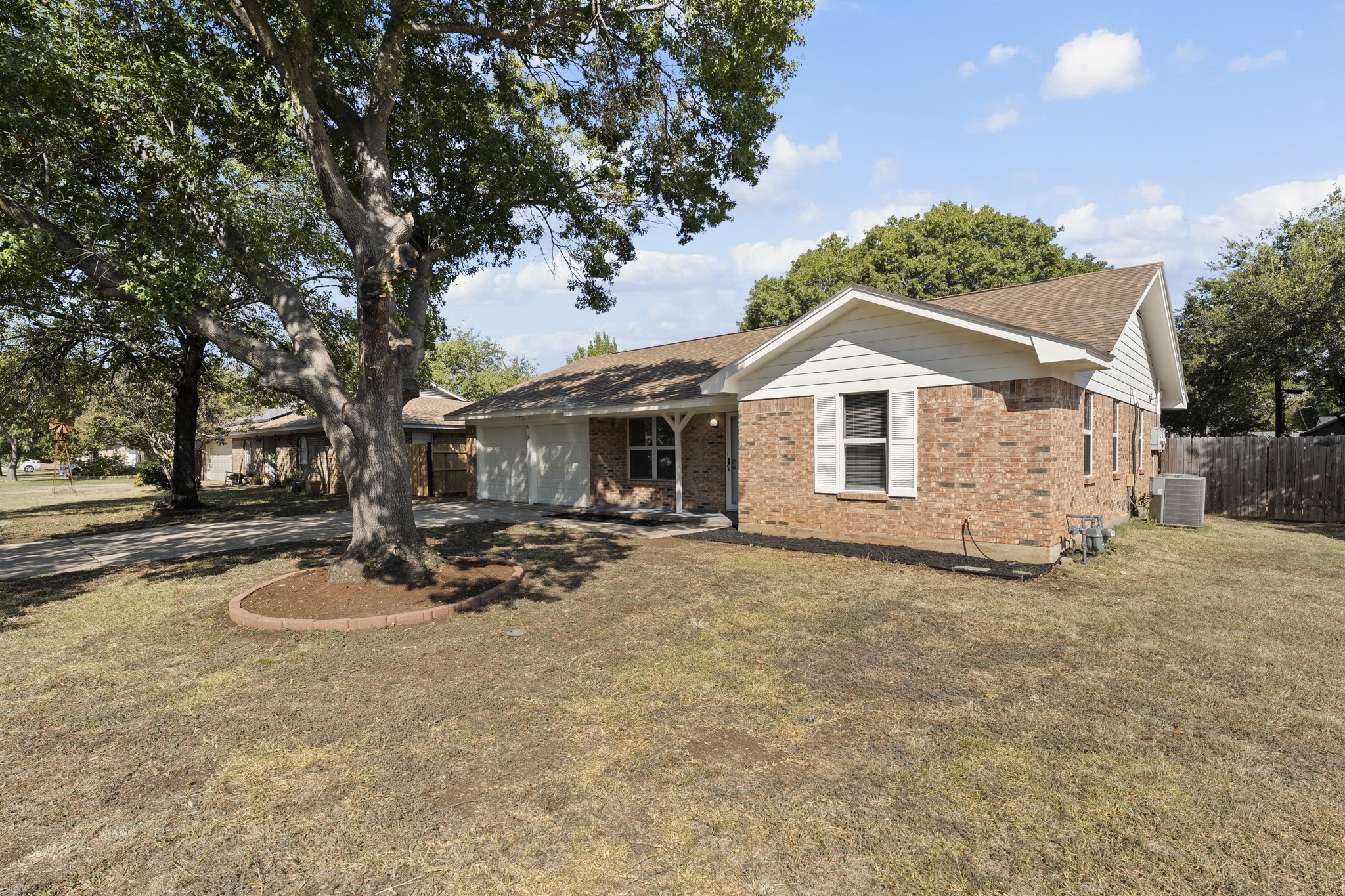317 E Glendale Street Crowley TX 76036