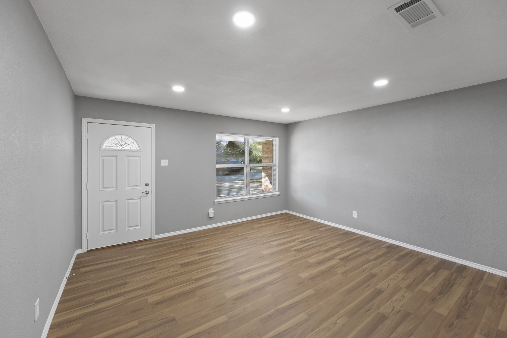 317 E Glendale Street Crowley TX 76036