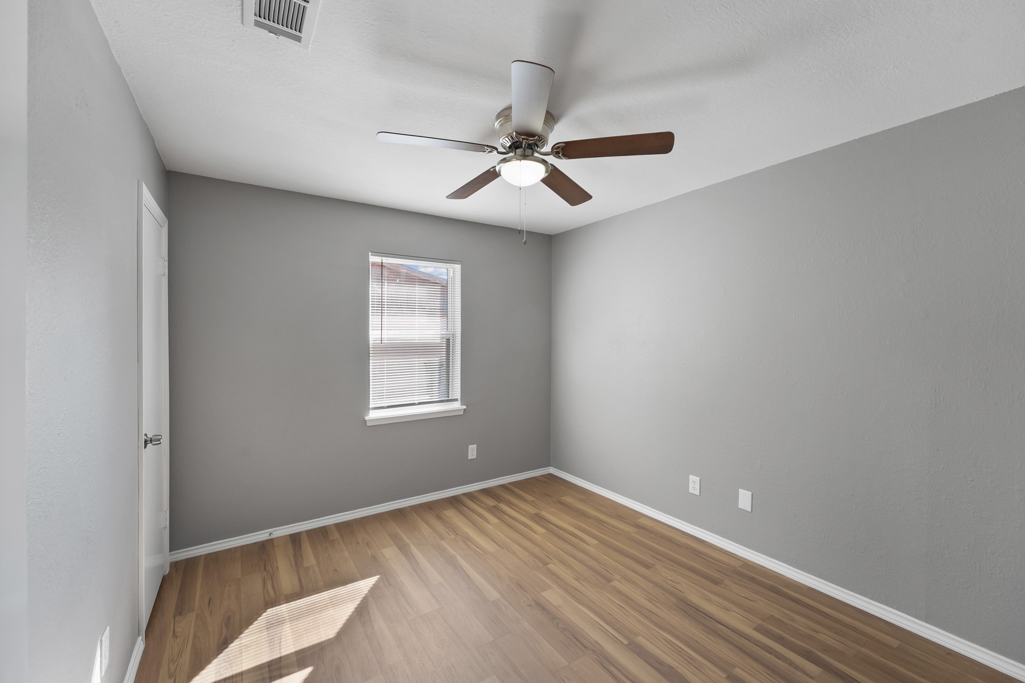 317 E Glendale Street Crowley TX 76036