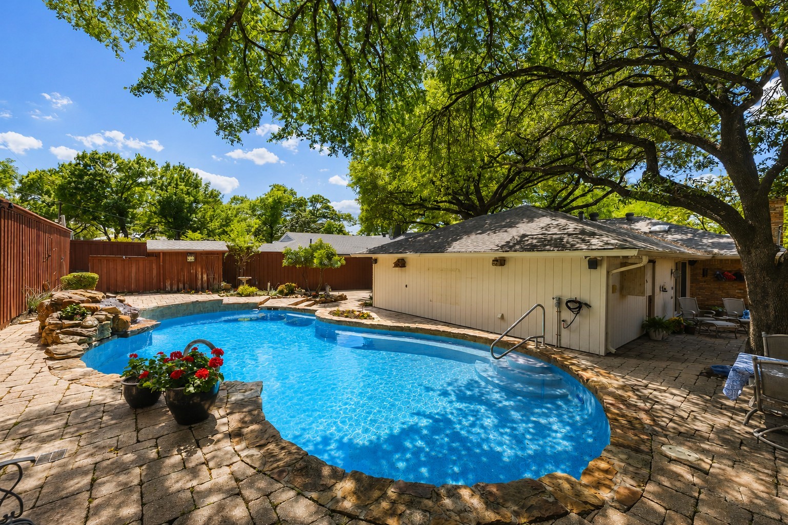 713 Laguna Drive Richardson TX 75080
