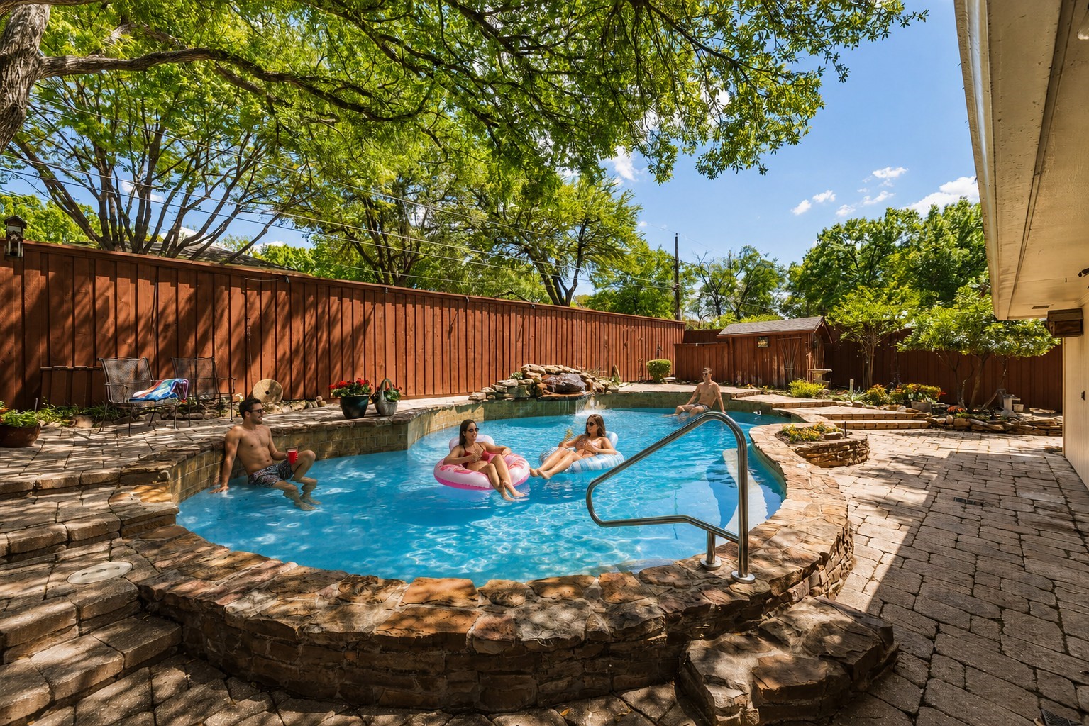 713 Laguna Drive Richardson TX 75080