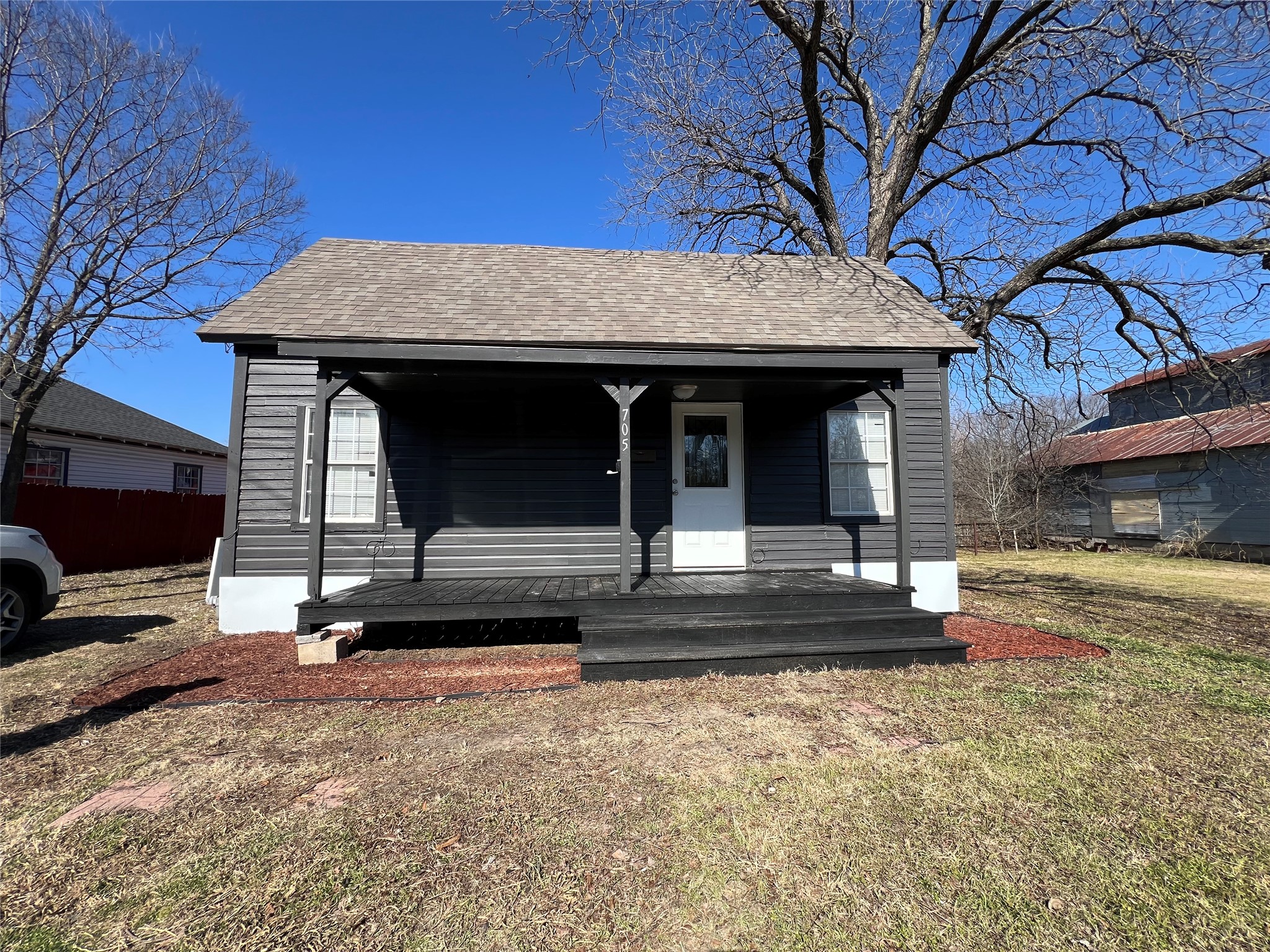 705 E 1st North Street Kaufman TX 75142