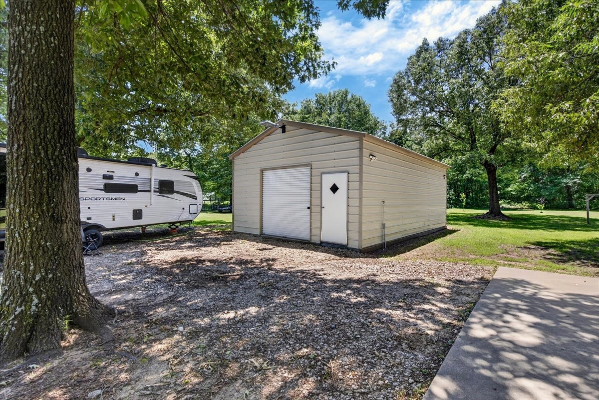 421 Vz County Road 3613 Edgewood TX 75117