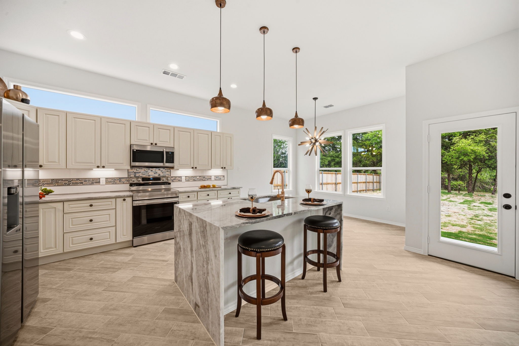 232 Hilltop Drive Ennis TX 75119
