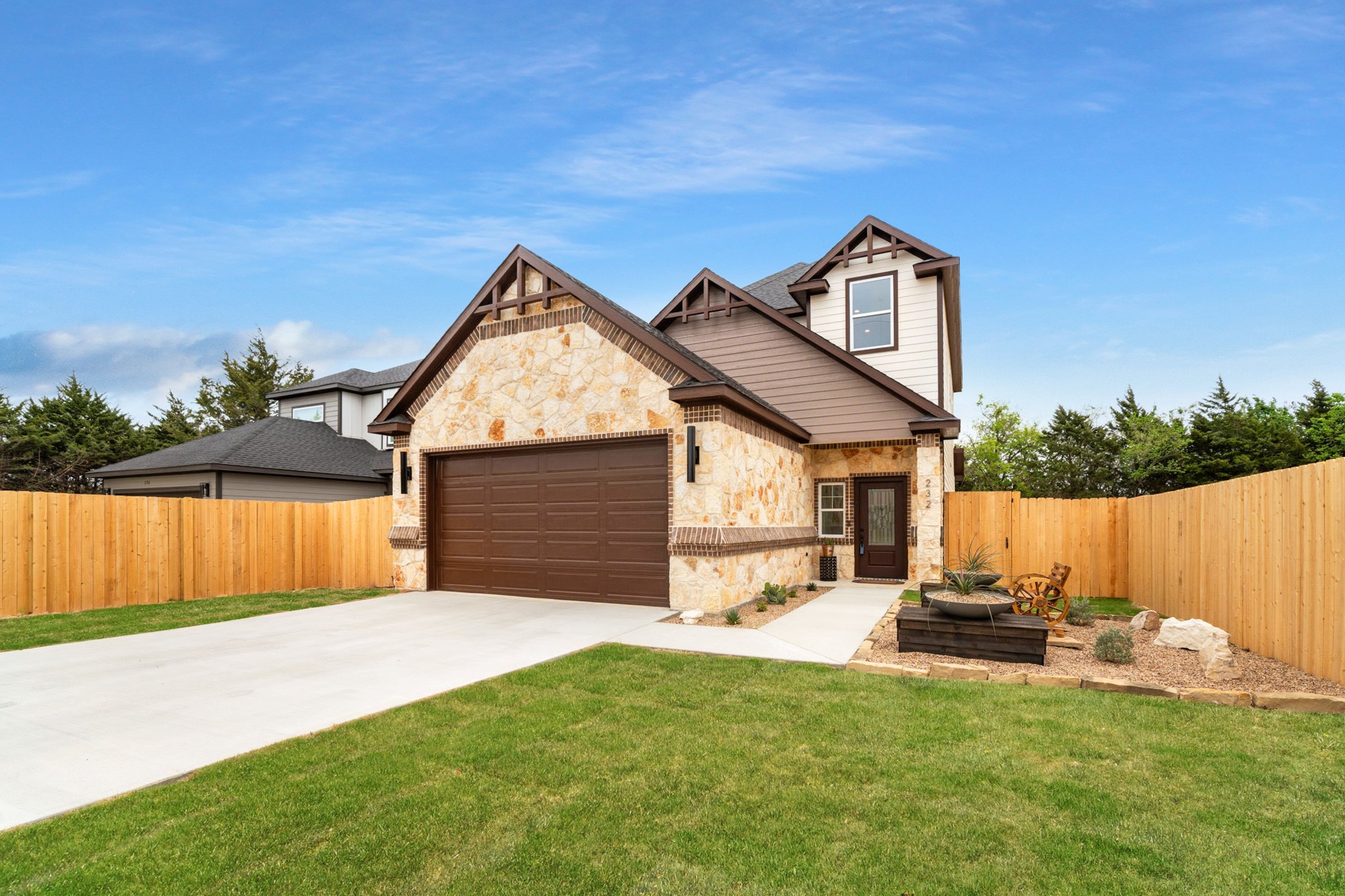 232 Hilltop Drive Ennis TX 75119