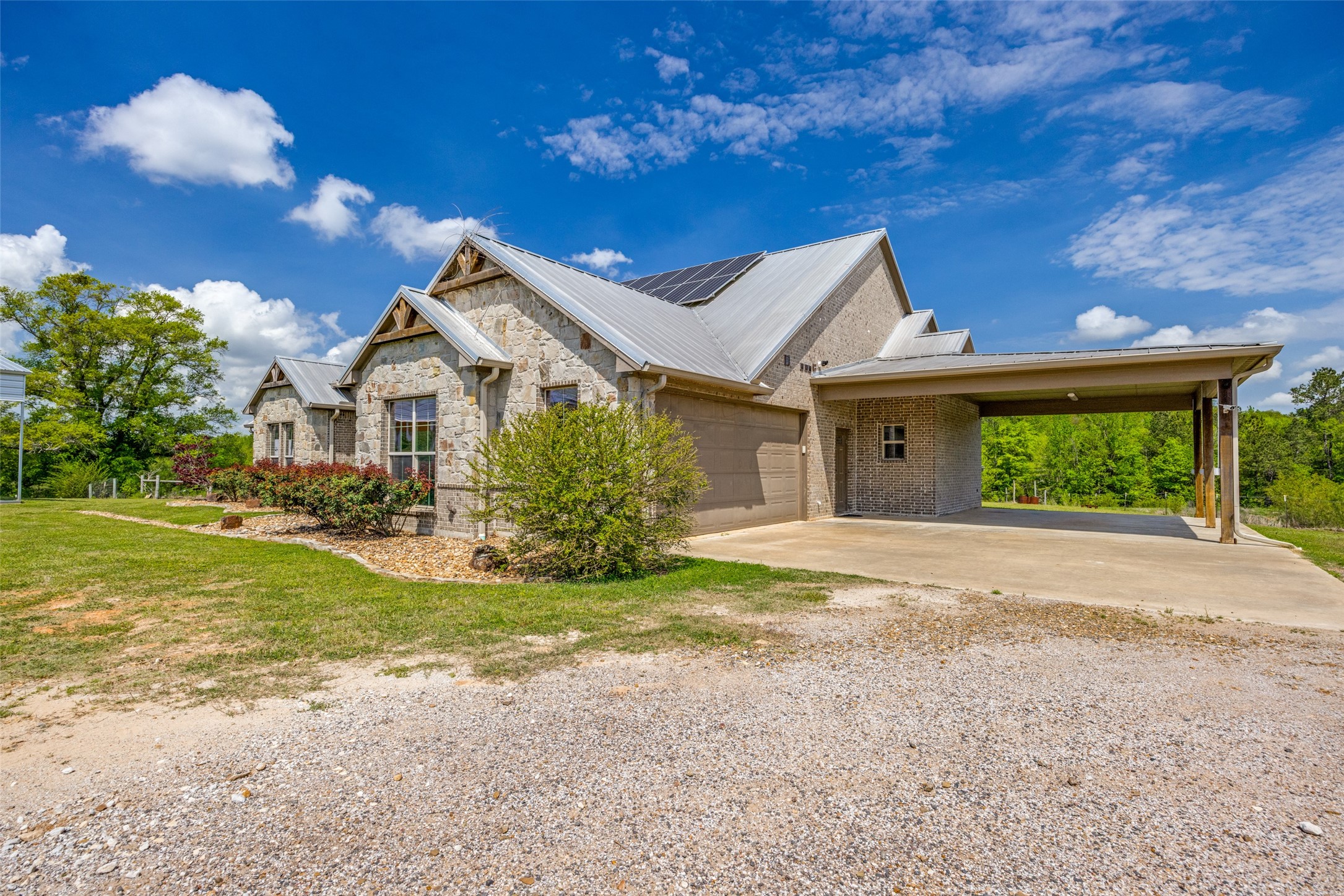 1050 County Road 2618 Marietta TX 75566