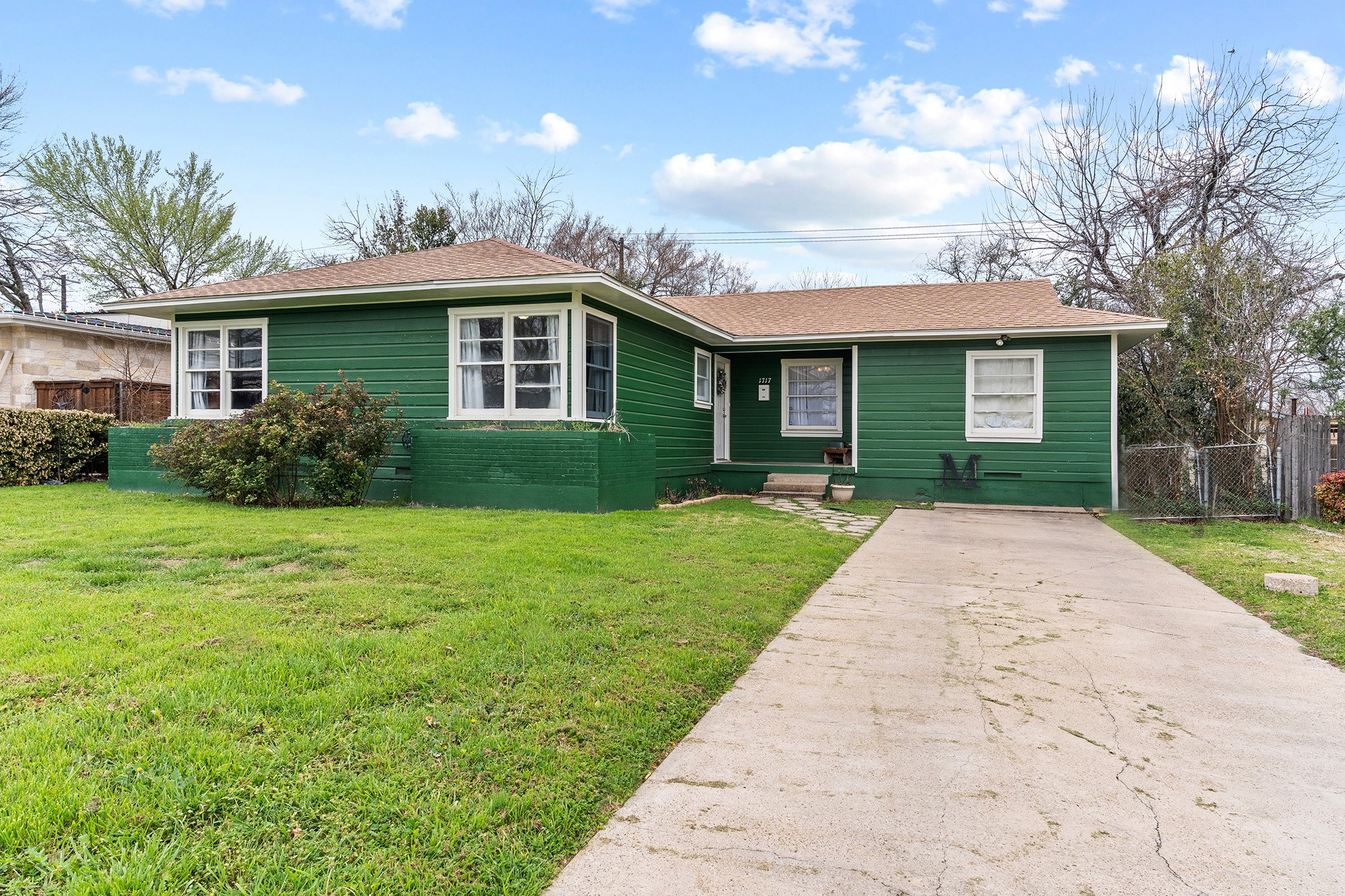 1717 Hilltop Drive Garland TX 75042