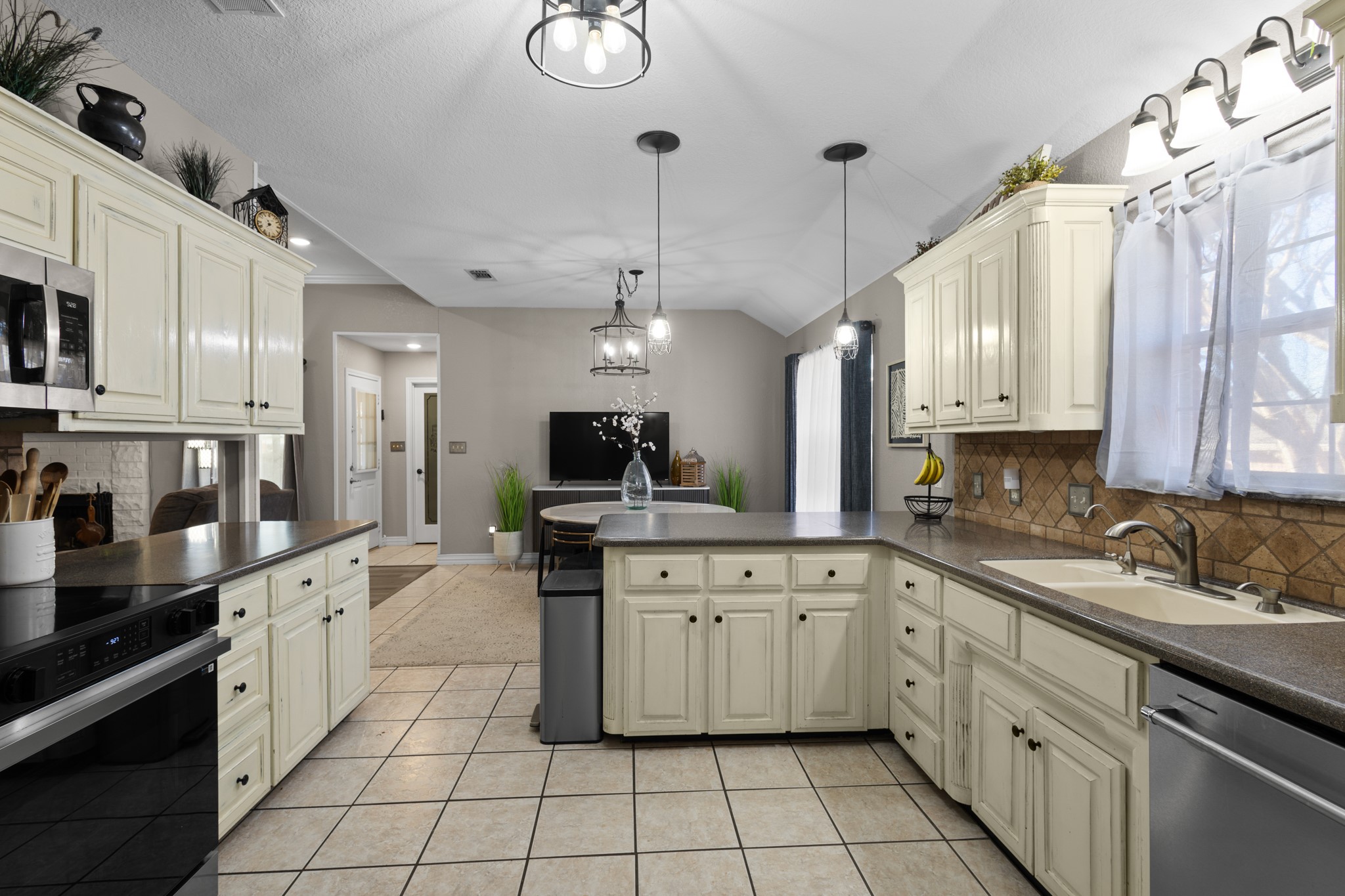 1701 Oakmeadow Drive Decatur TX 76234