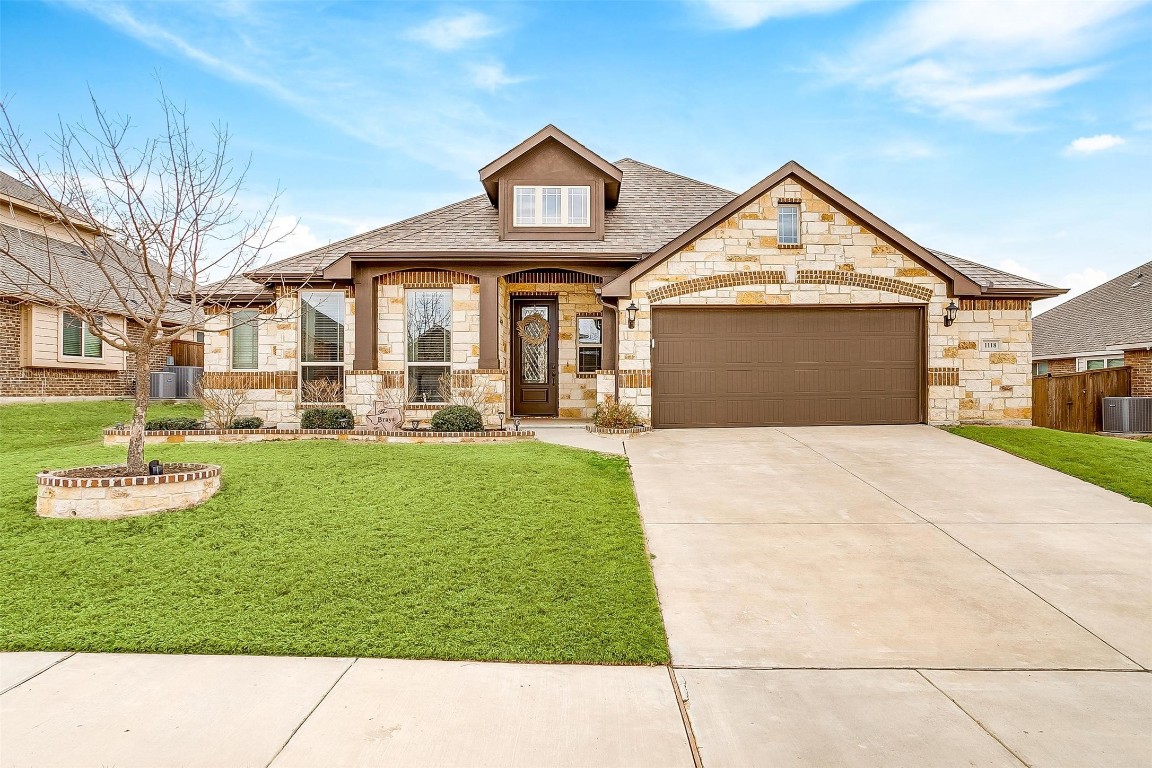 1118 Destrehan Drive Burleson TX 76028