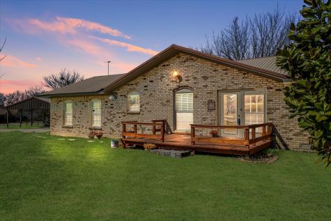 304 W Thomas Street Leonard TX 75452