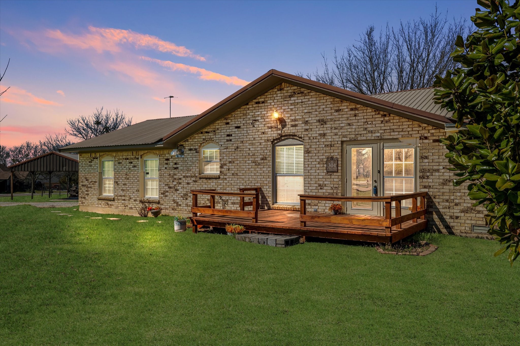 304 W Thomas Street Leonard TX 75452