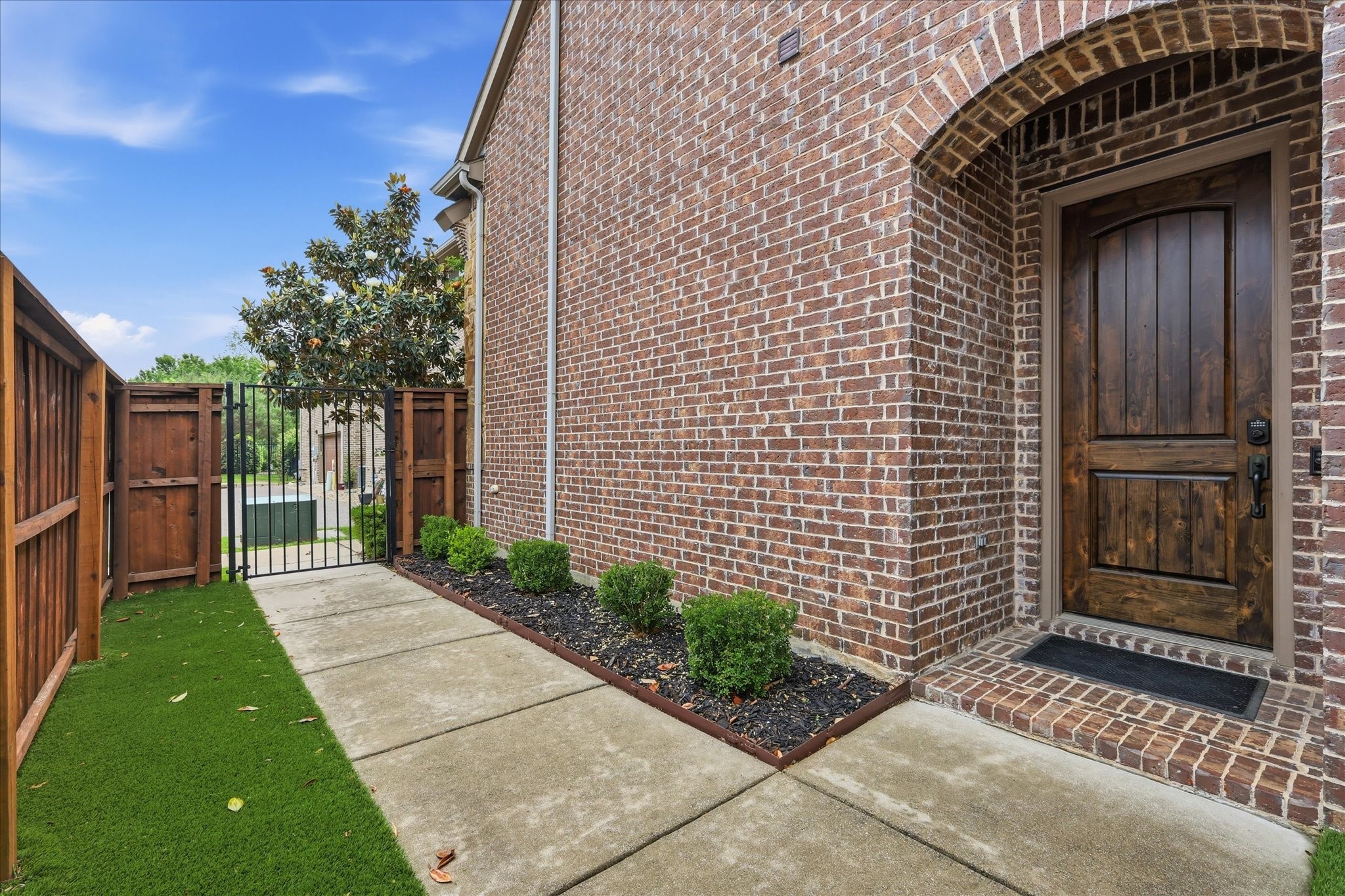 2511 Charlie Bird Parkway Farmers Branch TX 75234