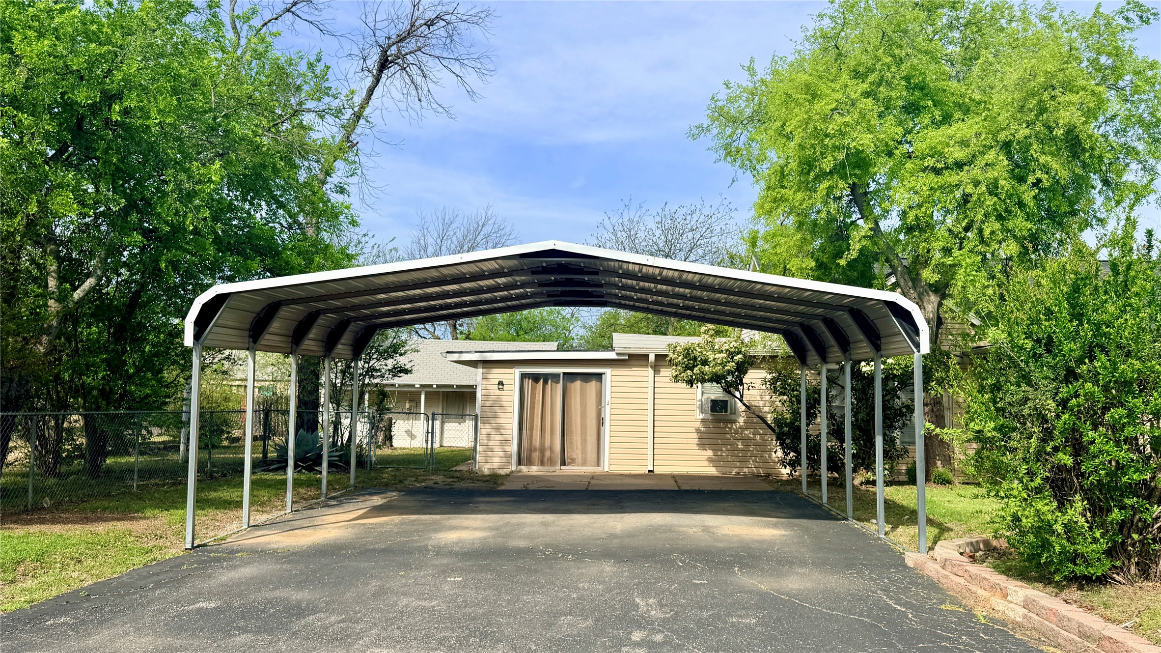 1122 4th Street Graham TX 76450