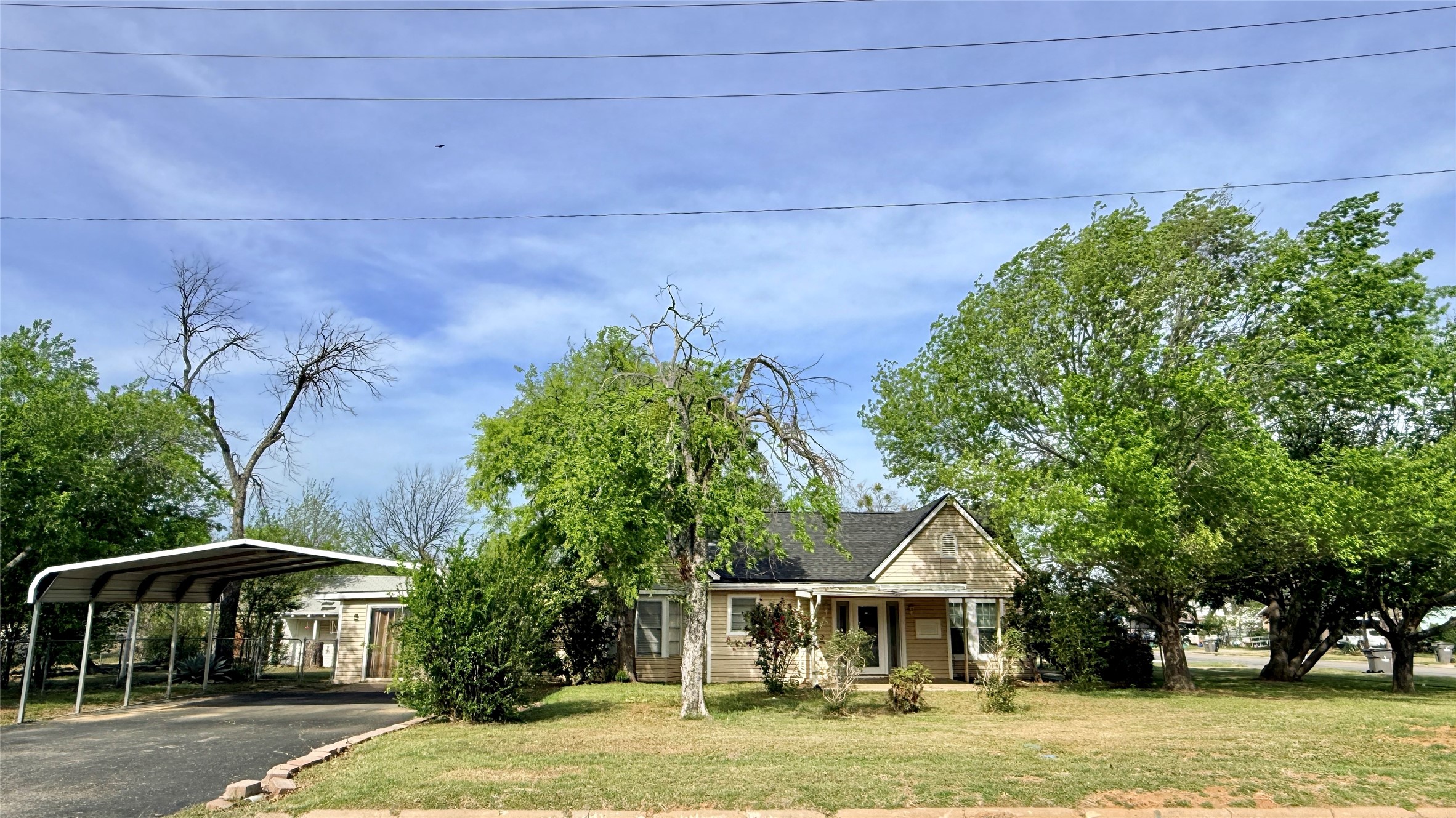 1122 4th Street Graham TX 76450