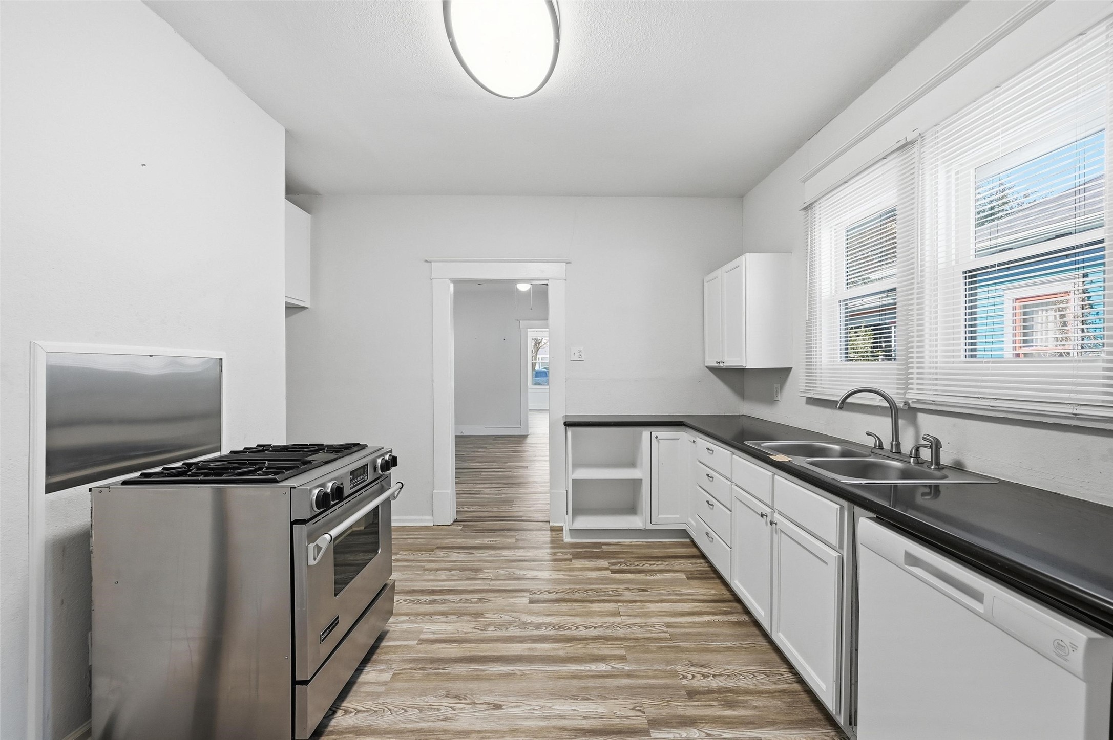 526 S Clinton Avenue Dallas TX 75208